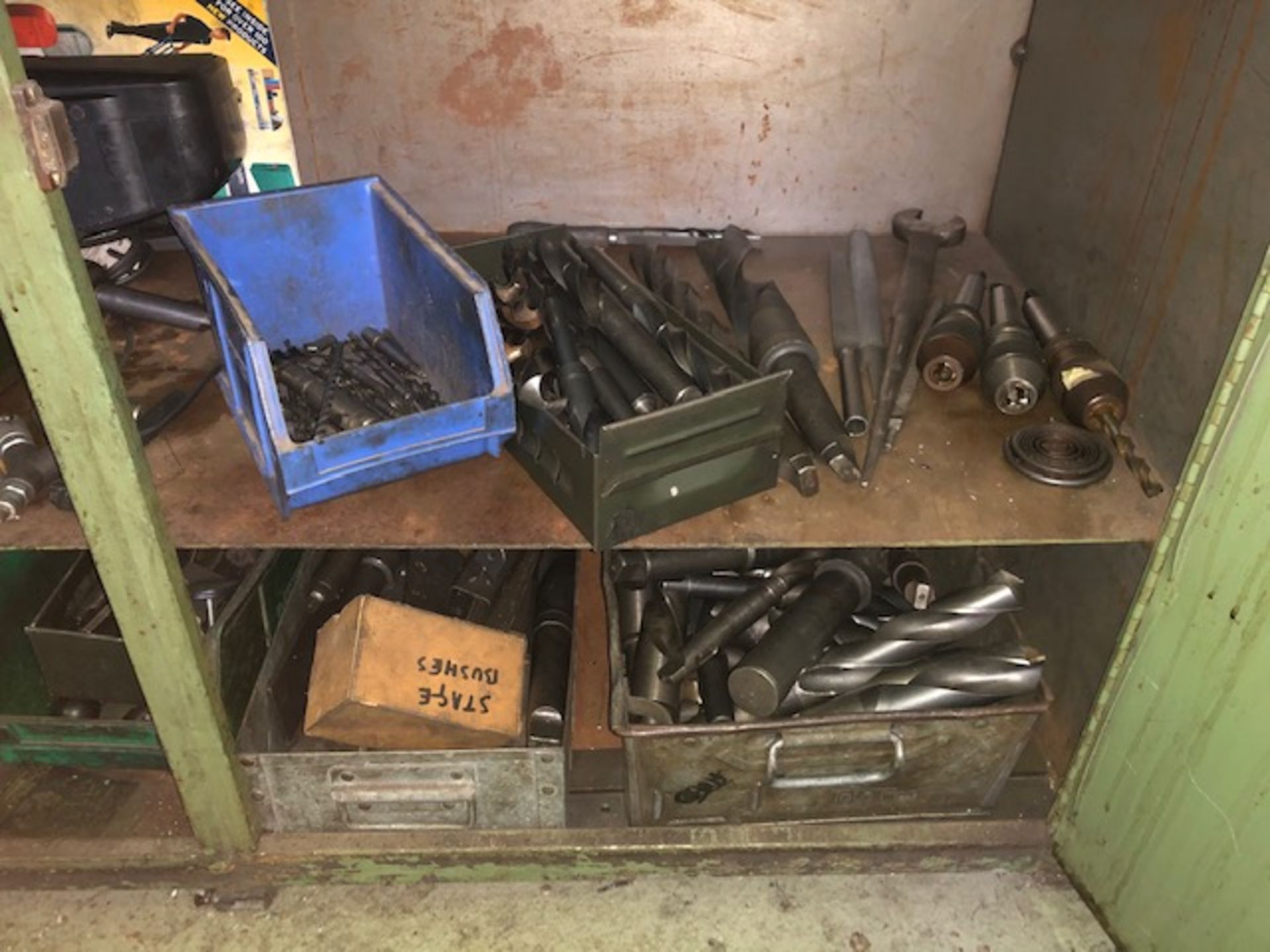 Steel cabinet including large quantity of drill bits and associated tooling - Image 4 of 6