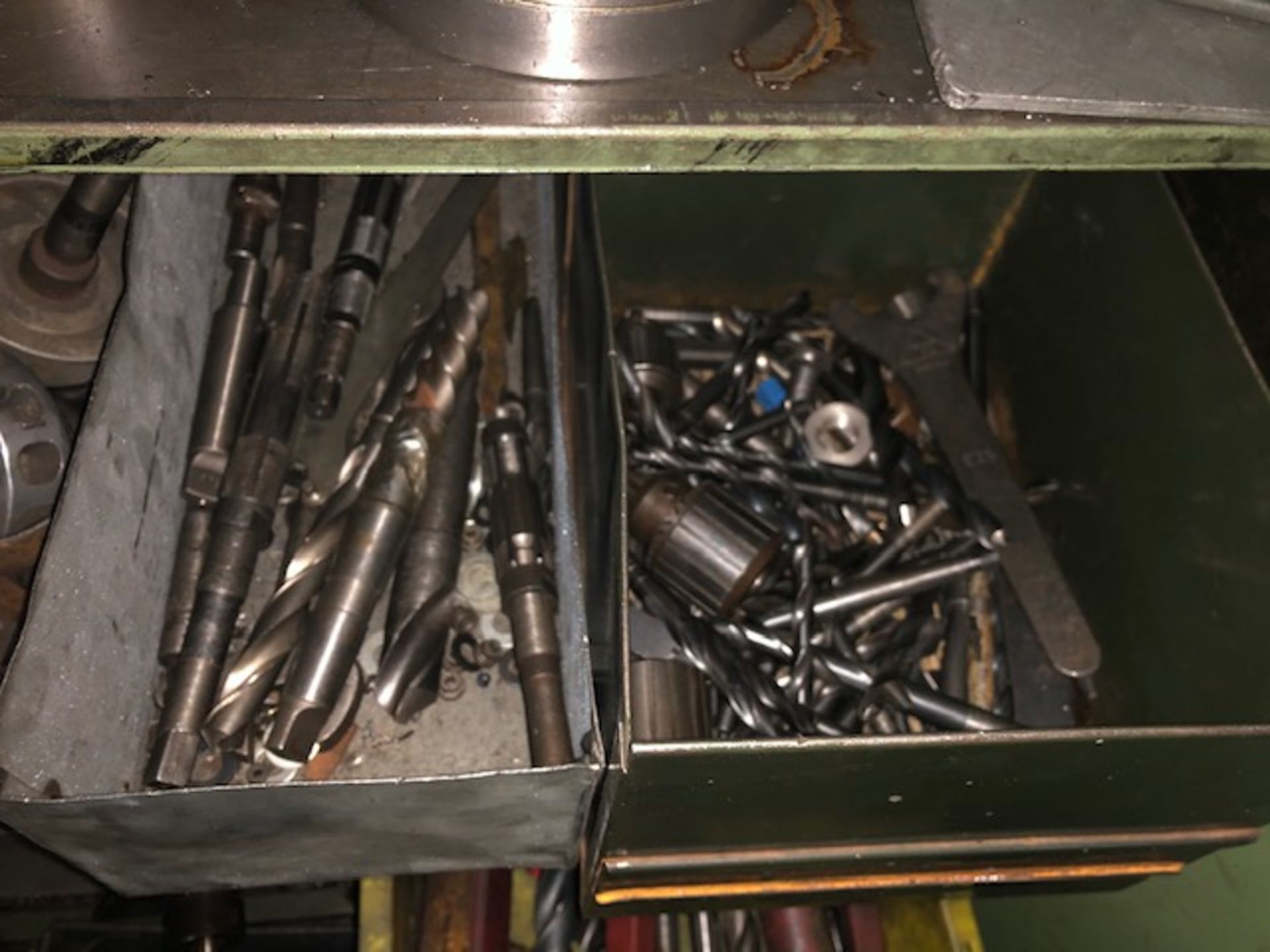 Steel cabinet including large quantity of drill bits and associated tooling - Image 4 of 8