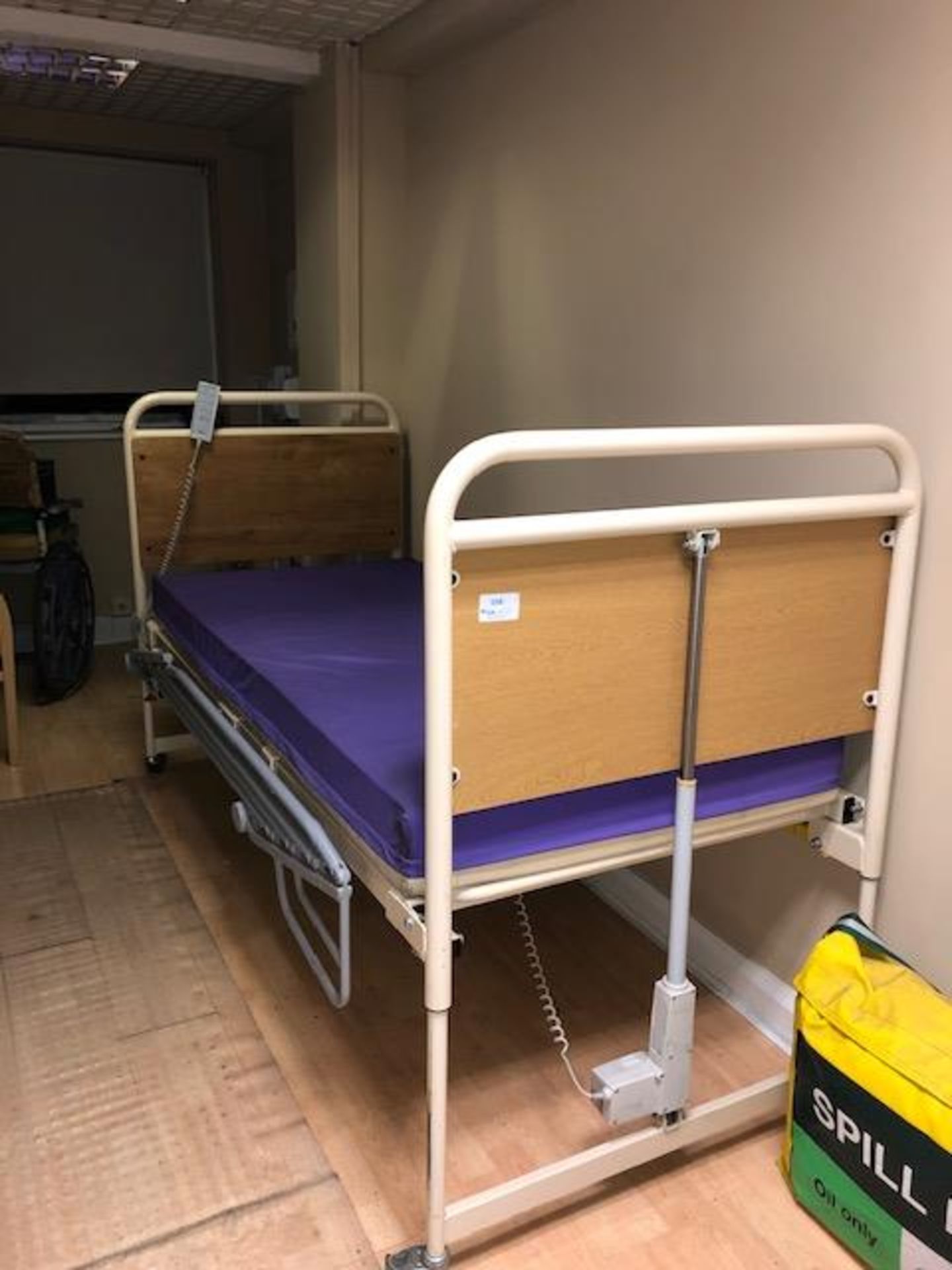 First Aid electric profiling bed - Image 2 of 3
