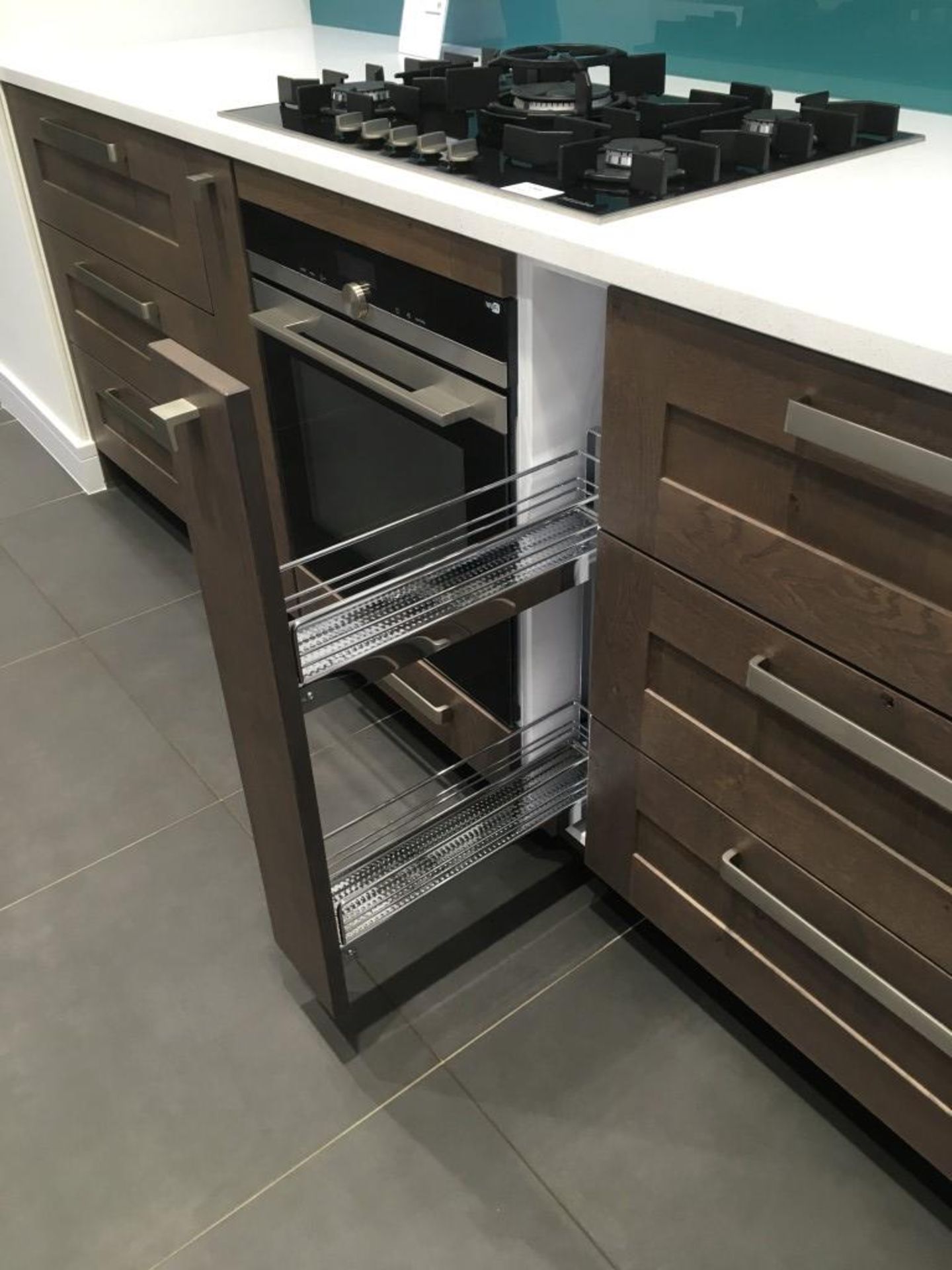 (2) 2m dark brown and white high gloss wall units, Quartz worktops & splashbacks - Image 3 of 7