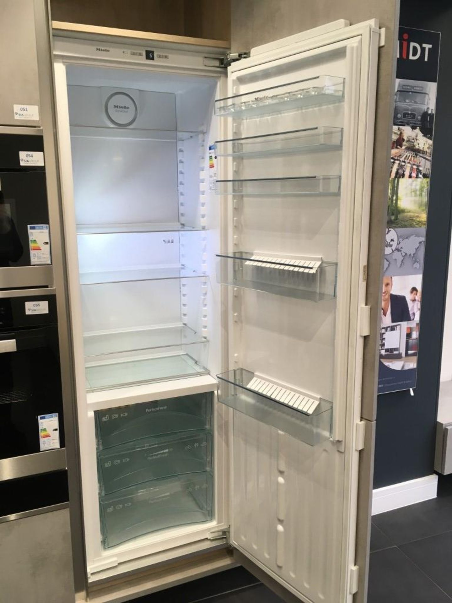 Miele Dynacool K37272 iD fridge freezer