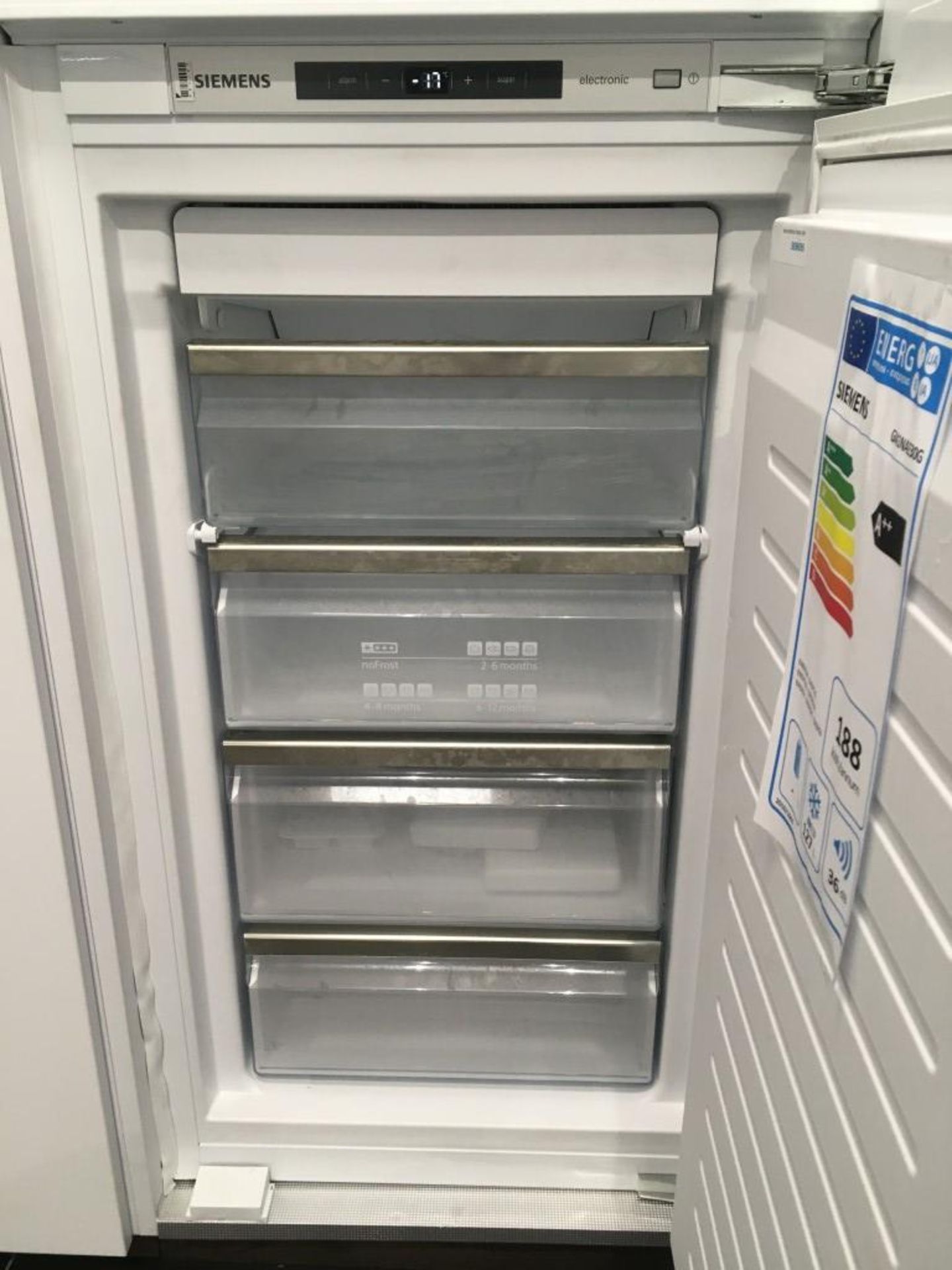 Siemens GI41NAE30G floor standing freezer