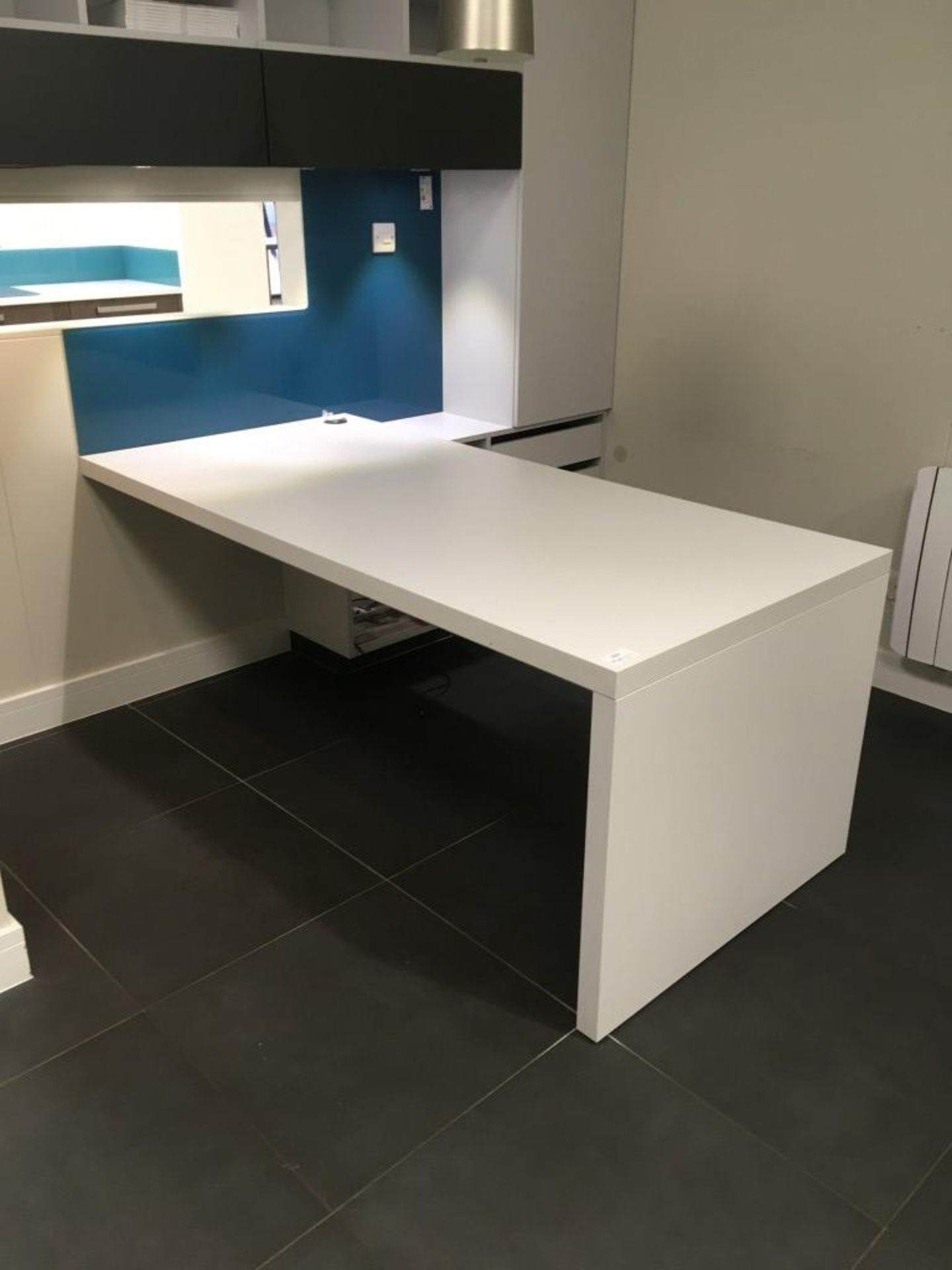 5' fitted white laminate desk with white and grey laminate fitted storage unit - Image 2 of 4