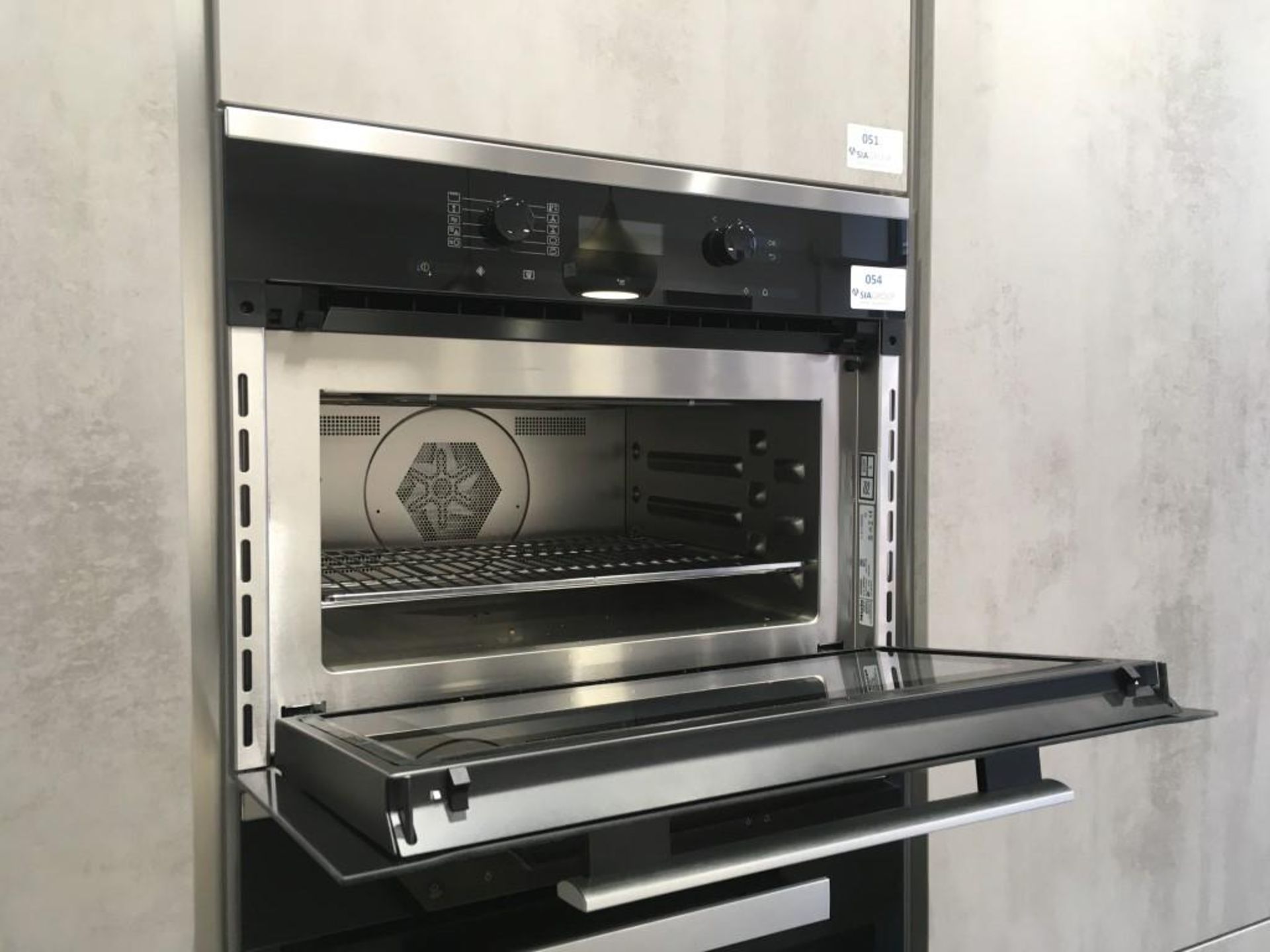 Miele H6200BM single oven - Image 2 of 4