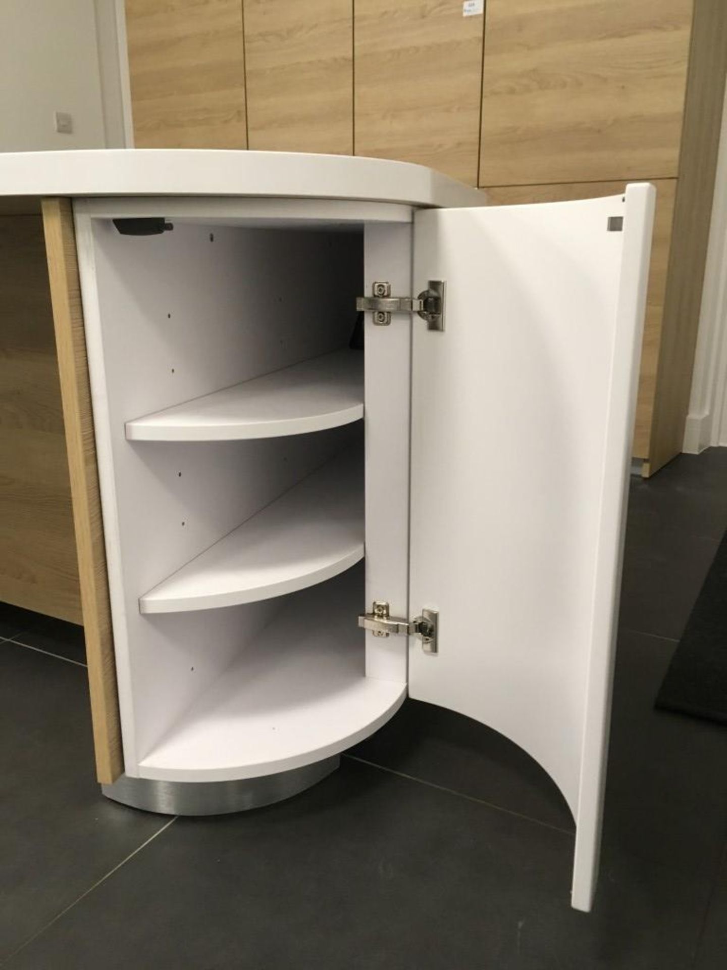 Schmidt curved 6' desk with integrated three drawer pedestal & (6) cupboards - Bild 4 aus 5