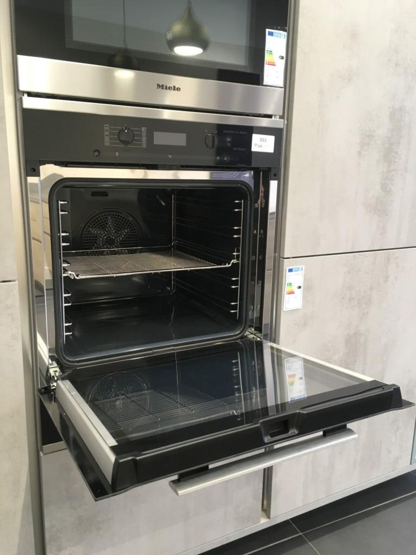 Miele H6260BP single oven - Image 2 of 3