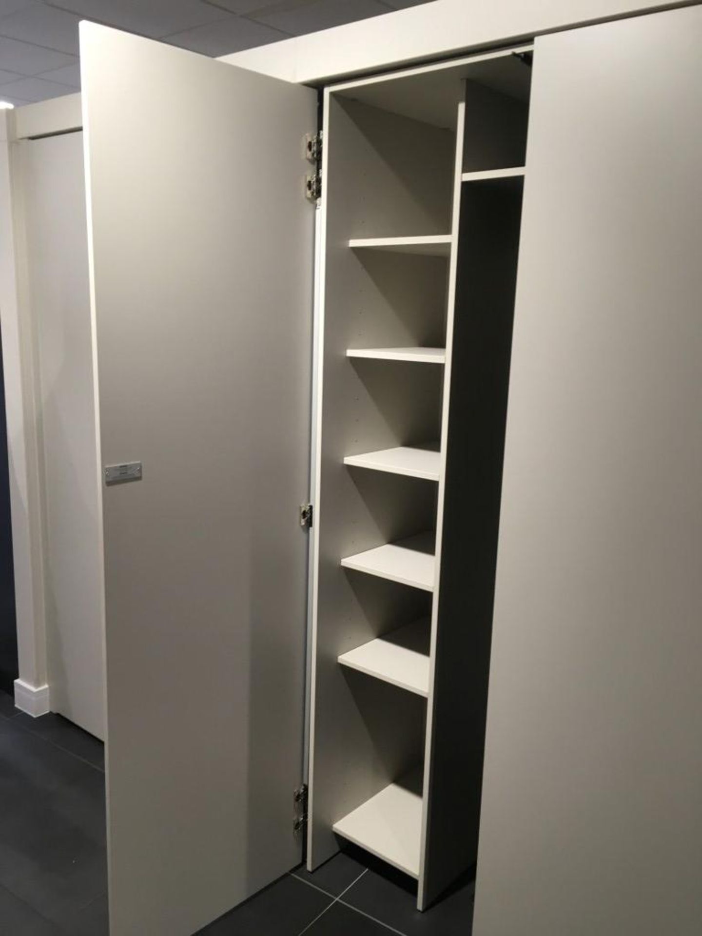 Schmidt cream integrated 7' four door cupboard / storage area - Image 4 of 4