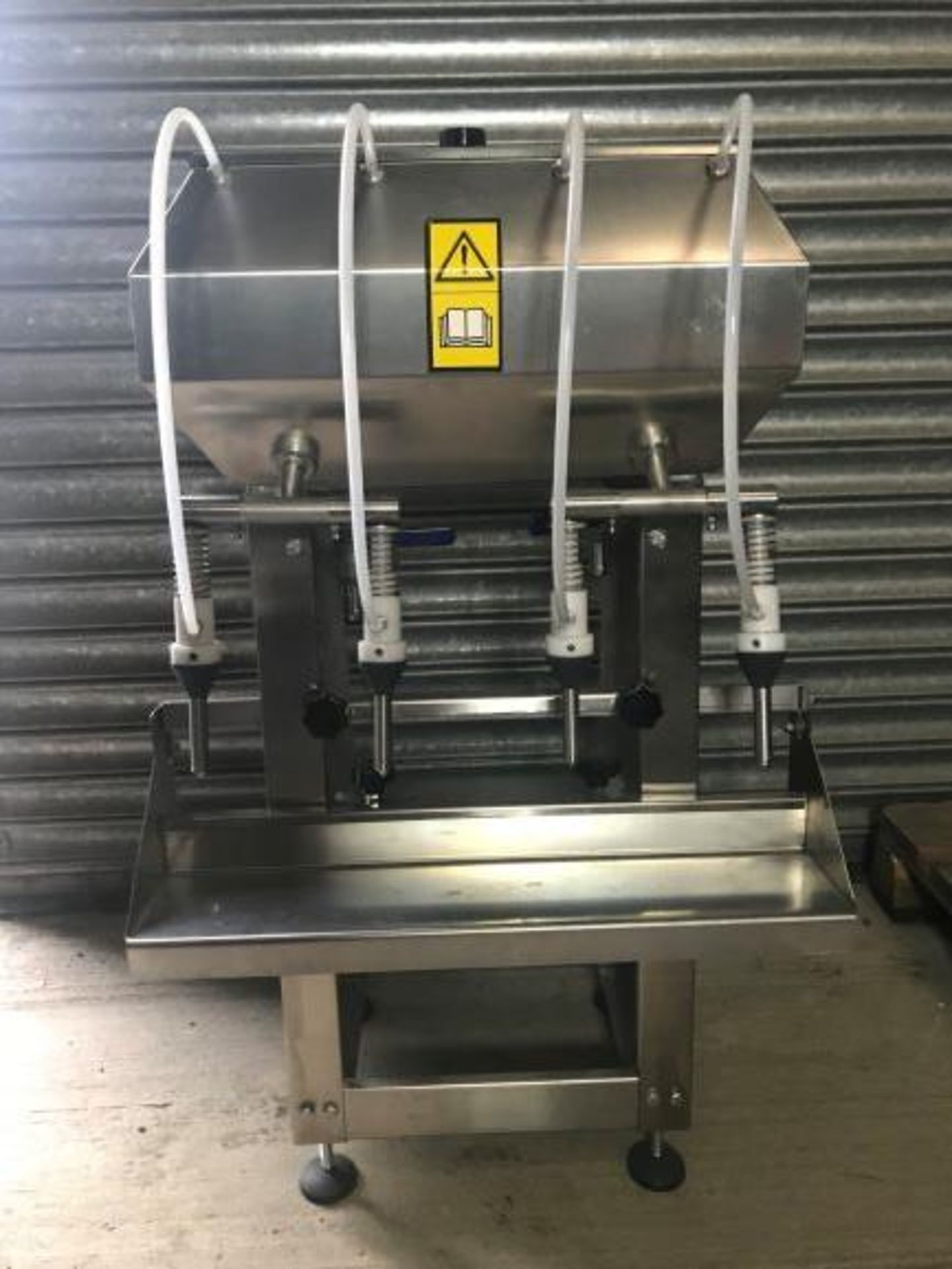 RV25 Gravity Filling Machine