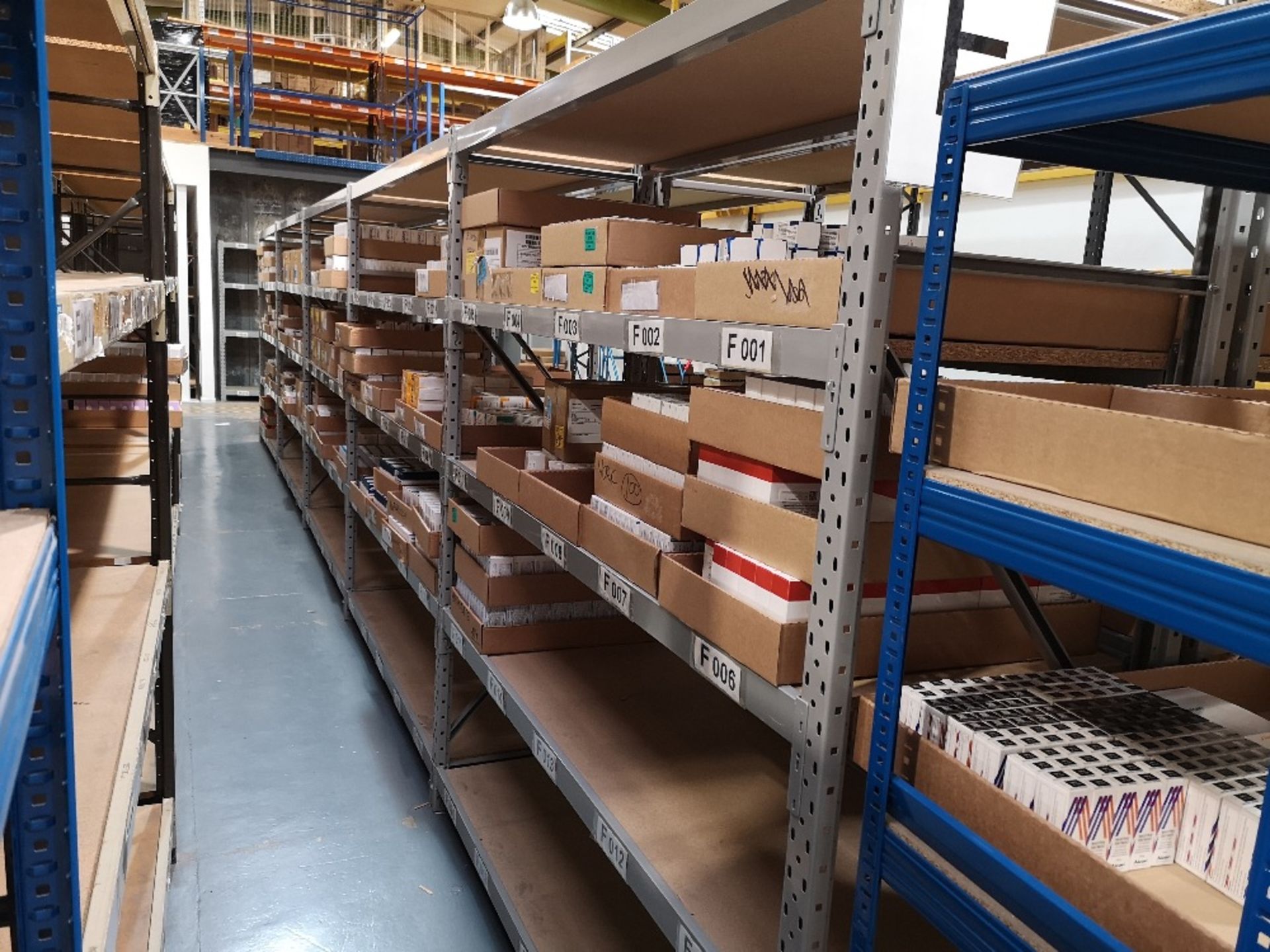 (52) Bays of four tier light duty shelving - Image 2 of 11