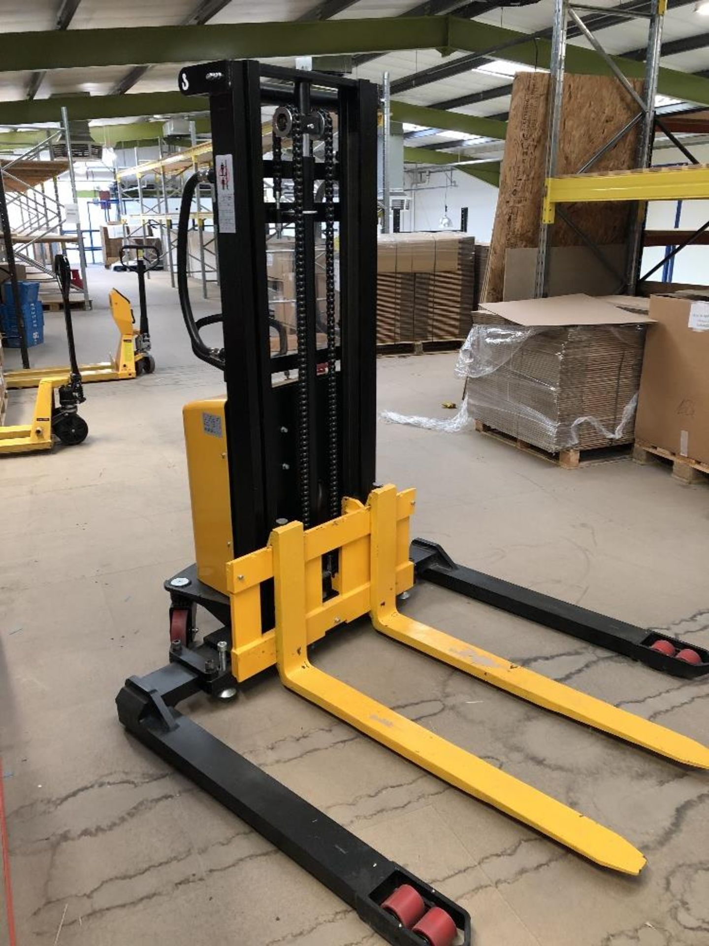 Semi Electric Stradle Leg Pallet Stacker