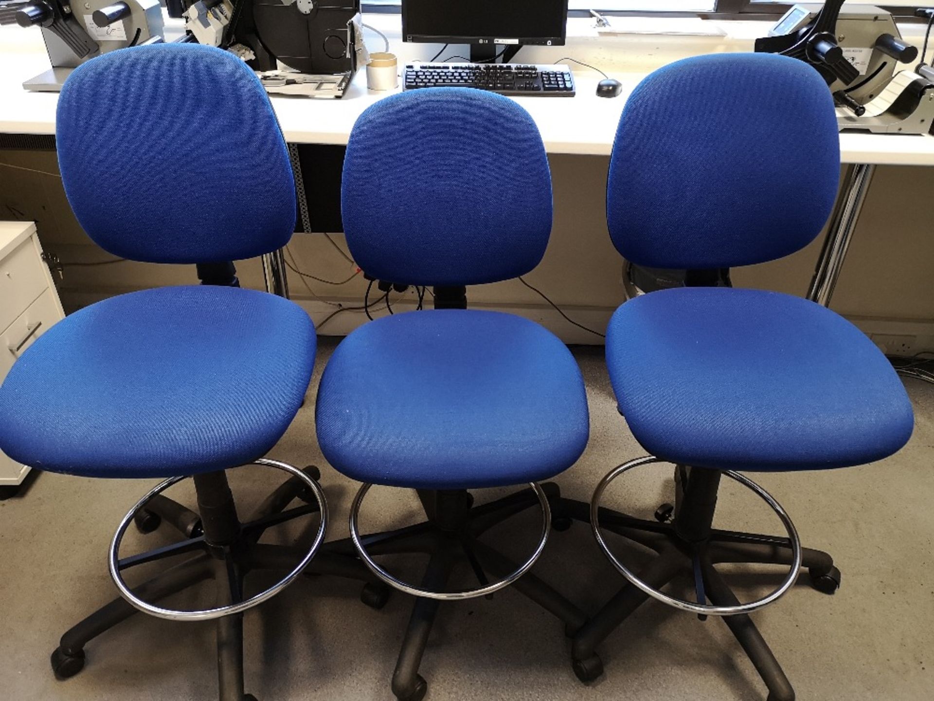 (7) Operator chairs - Image 2 of 2