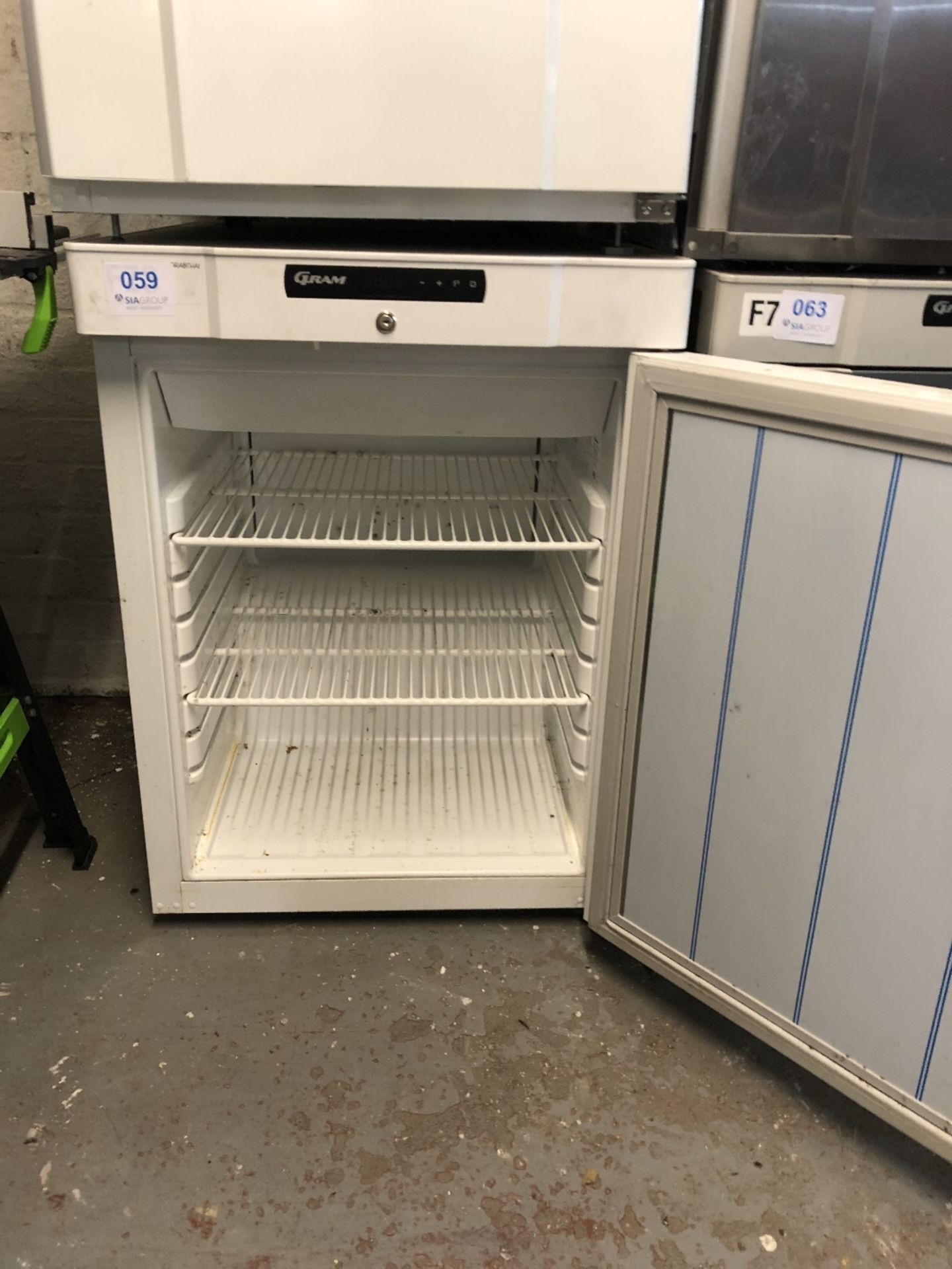 Gram F210 LG 3W Compact Single Door 125Ltr Undercounter Freezer - Image 2 of 3