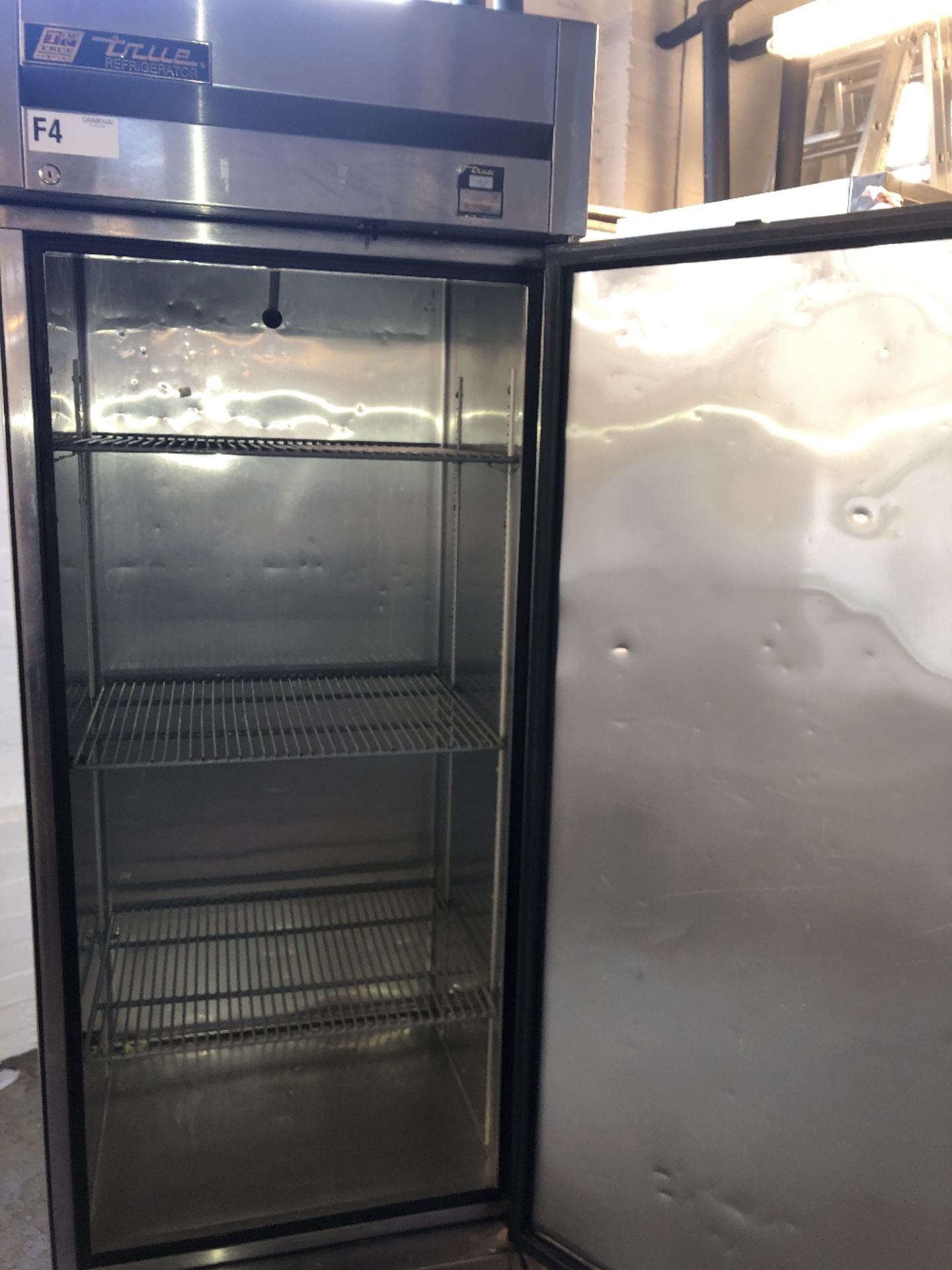 True Refrigeration T-19E-HC Upright Commercial Stainless Steel Fridge - Image 4 of 4