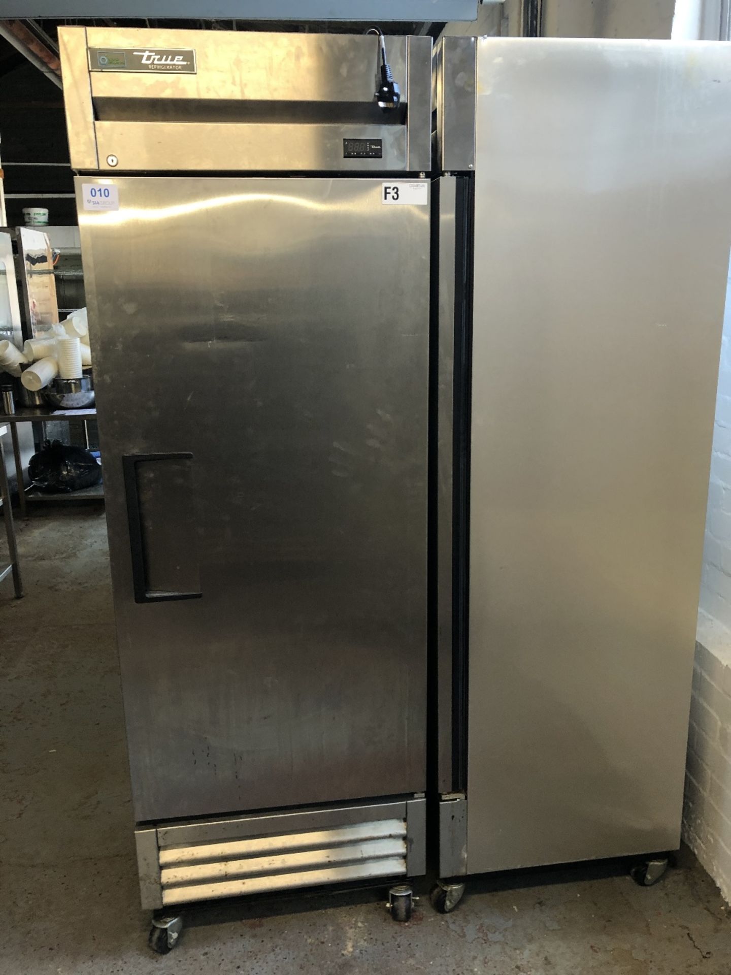 True Refrigeration T-19E-HC Upright Commercial Stainless Steel Fridge - Image 2 of 4