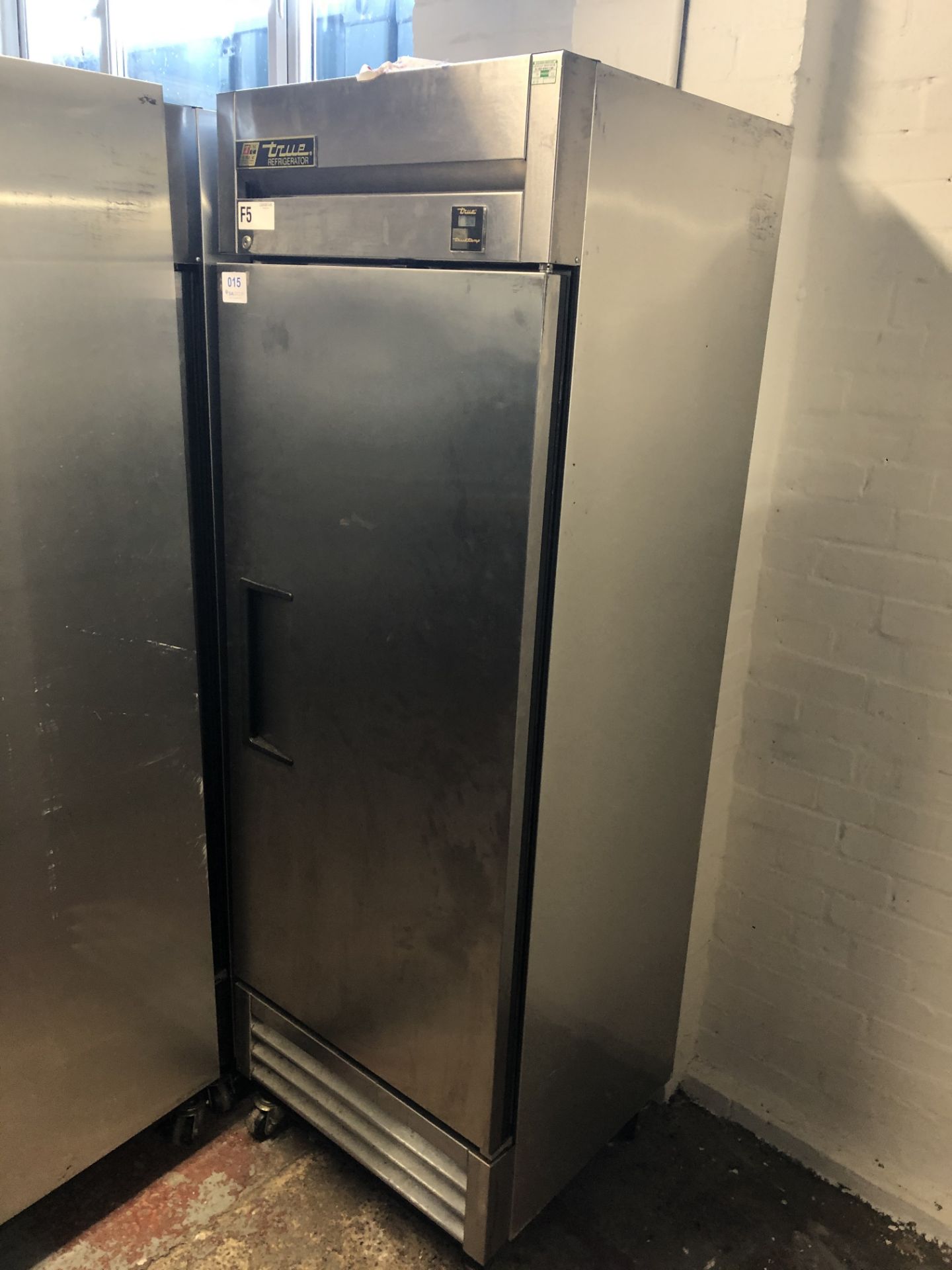 True Refrigeration T-19E-HC Upright Commercial Stainless Steel Fridge - Image 2 of 4