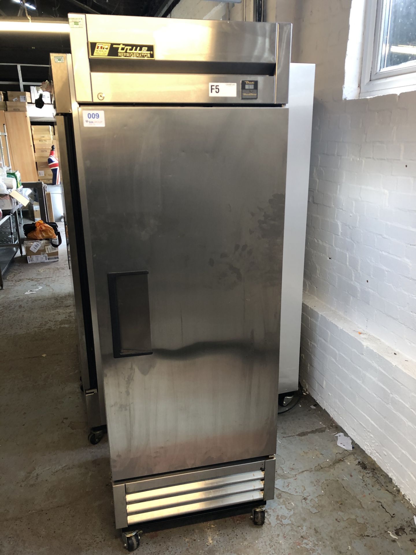 True Refrigeration T-19E-HC Upright Commercial Stainless Steel Fridge - Image 2 of 4