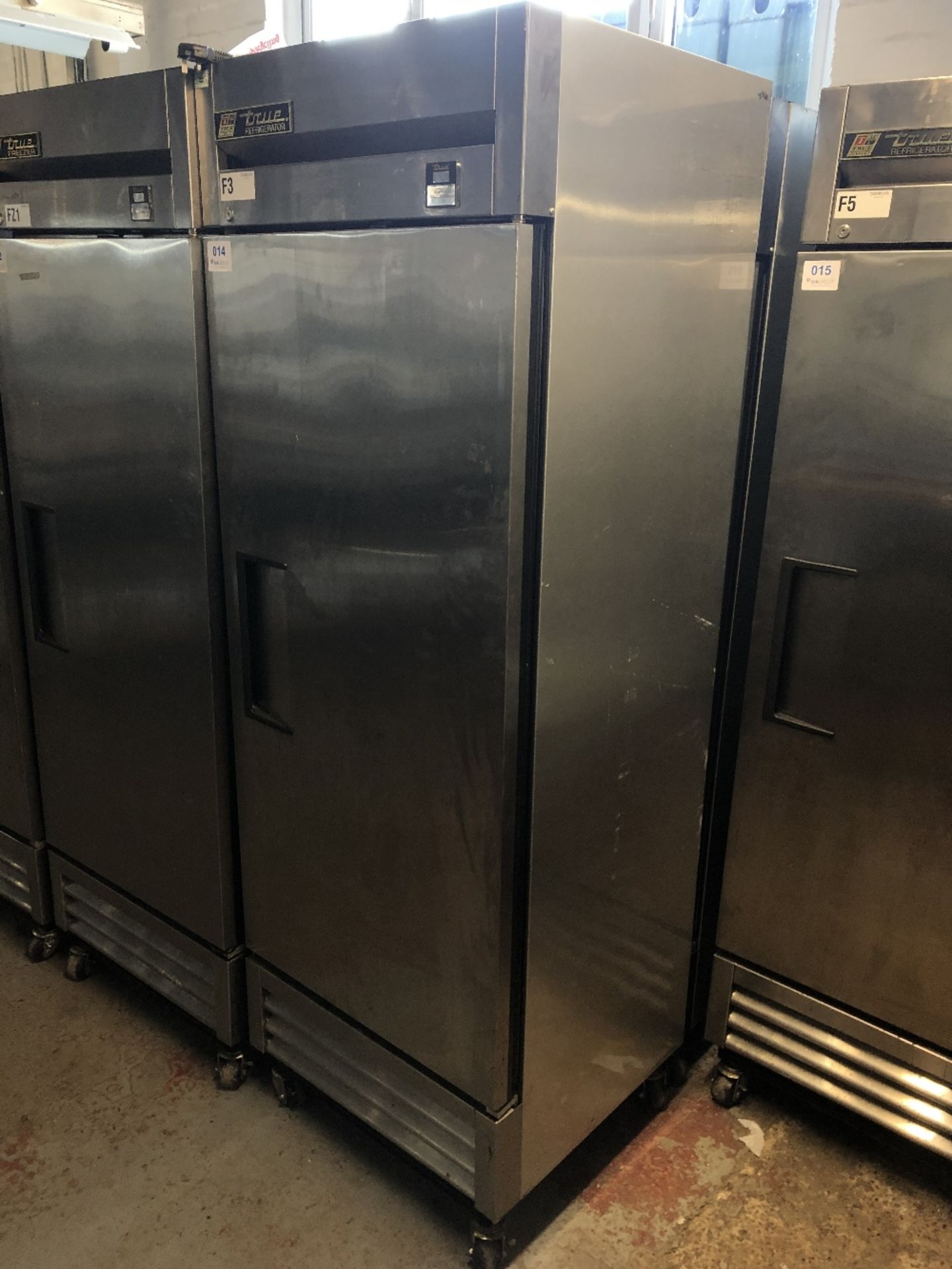 True Refrigeration T-19E-HC Upright Commercial Stainless Steel Fridge - Image 2 of 4