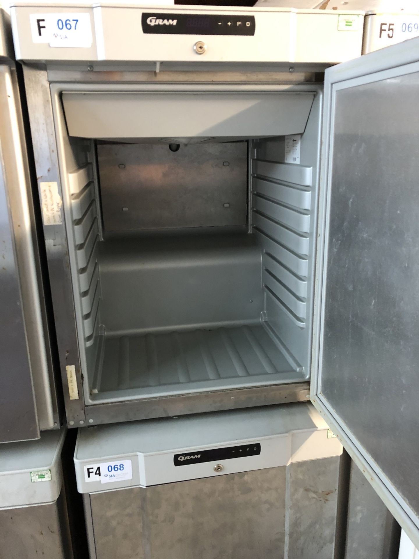 Gram F210 RG 3N Compact Single Door 125Ltr Stainless Steel Undercounter Freezer - Image 2 of 3