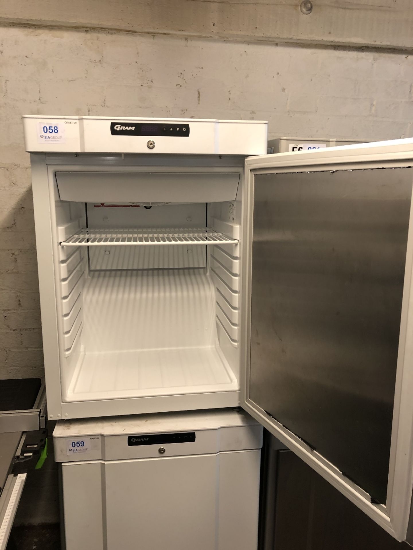 Gram F210 LG 3W Compact Single Door 125Ltr Undercounter Freezer - Image 2 of 3