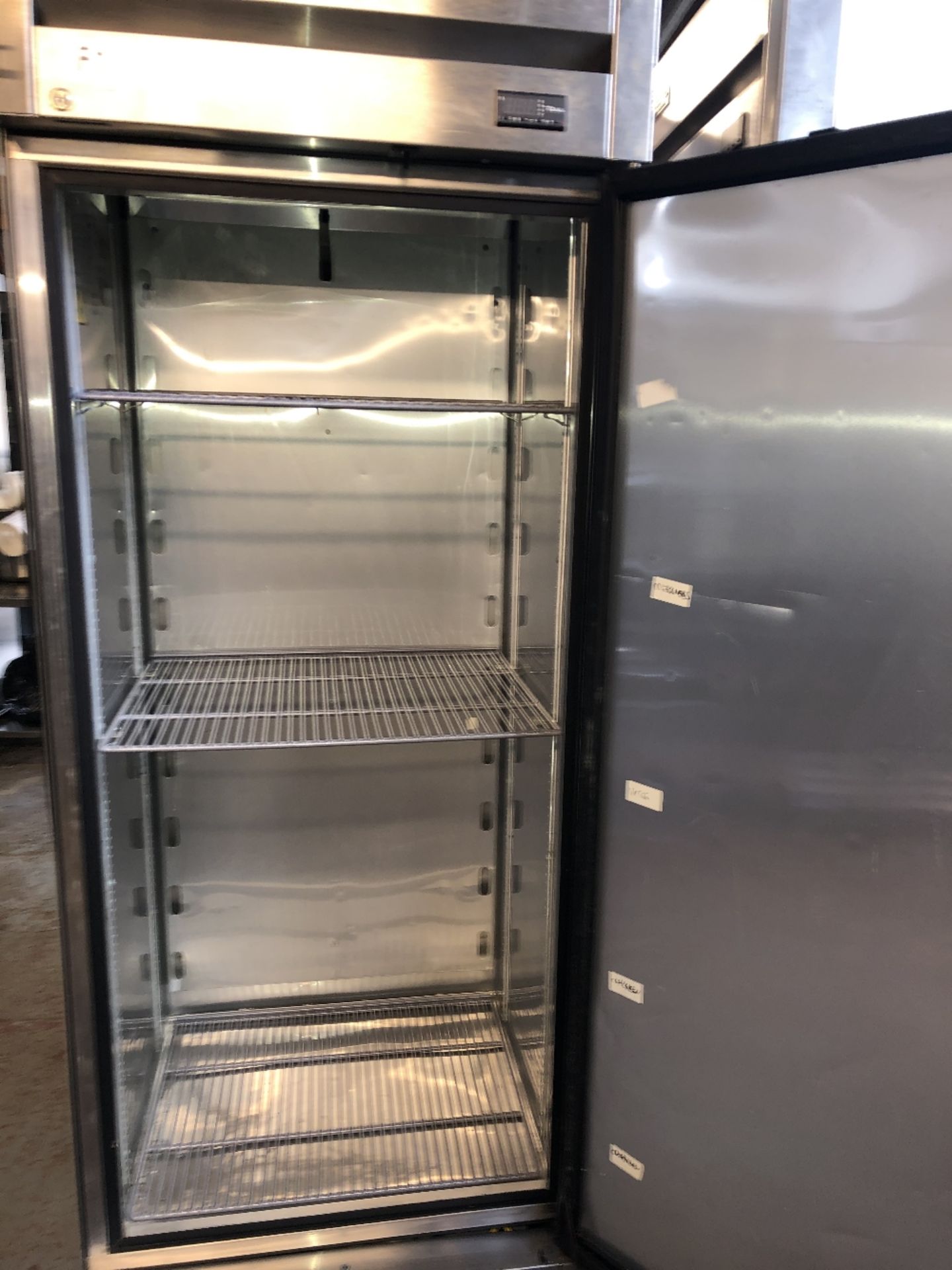 True Refrigeration T-19E-HC Upright Commercial Stainless Steel Fridge - Image 4 of 4