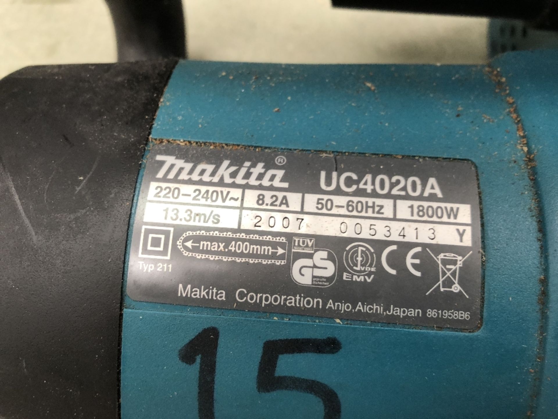 Makita UC4020 240v Electric Chainsaw - Image 3 of 3