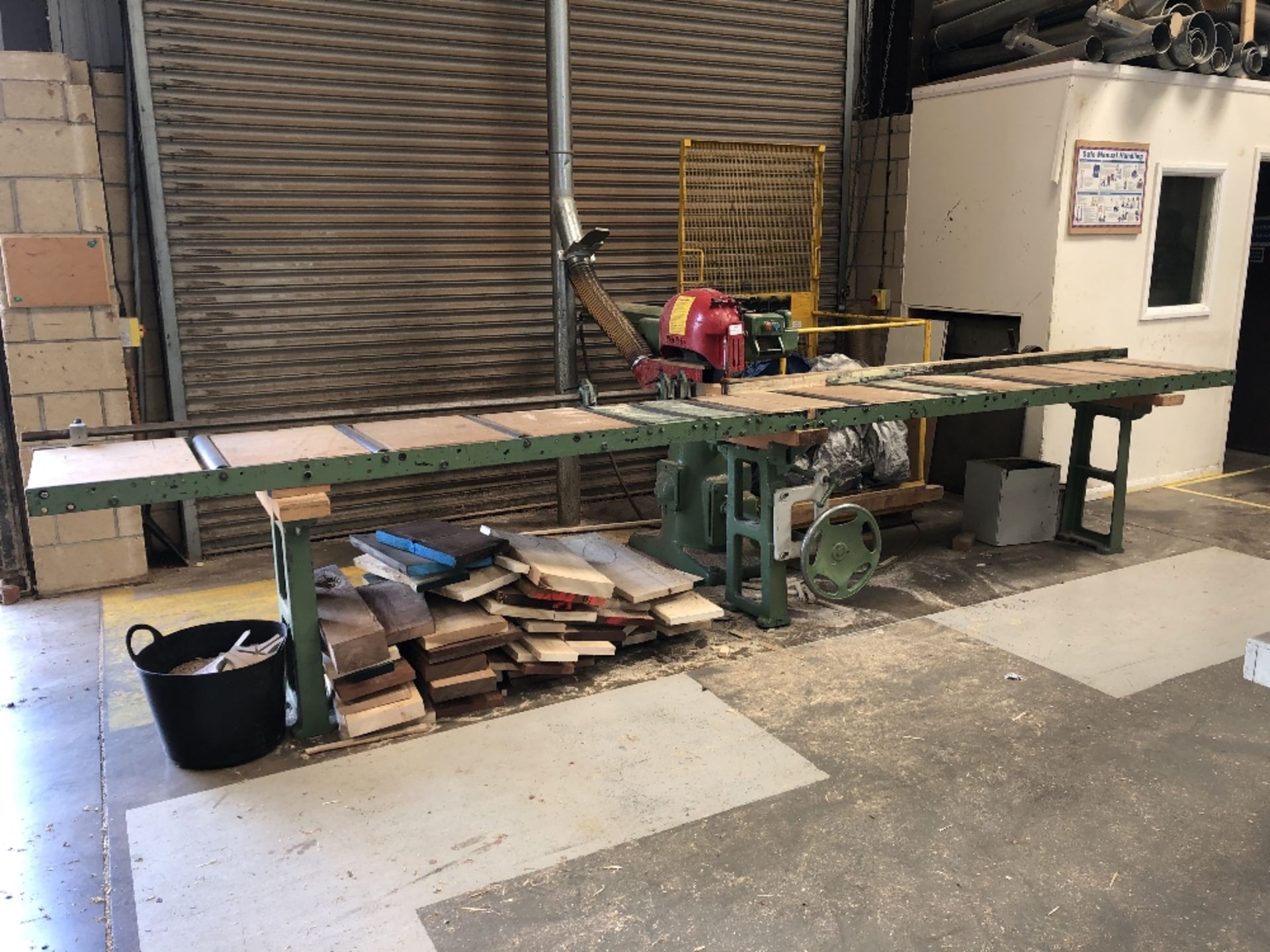 Wadkin Cross Cut Saw with Runoff Table