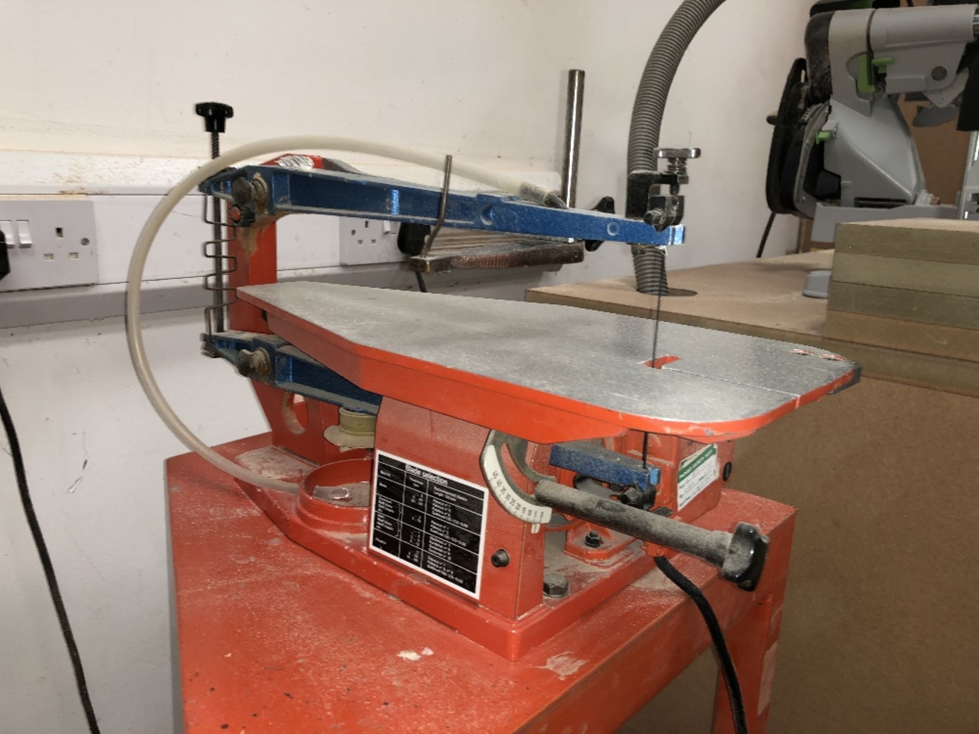 Hegner Multicut 2 22" Variable Speed Scroll Saw & Stand - Image 3 of 4