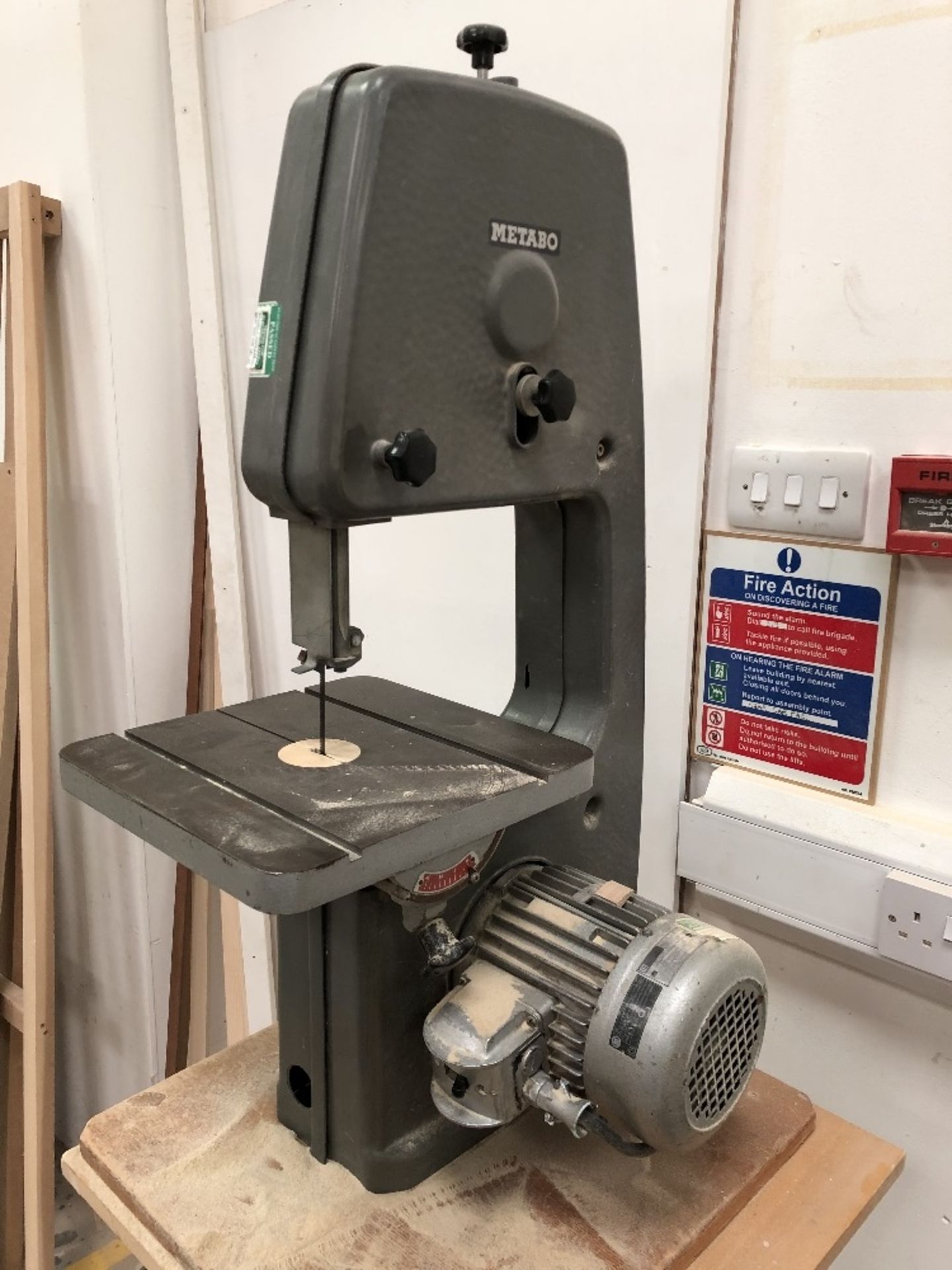 Metabo Vertical Bandsaw - Image 2 of 3