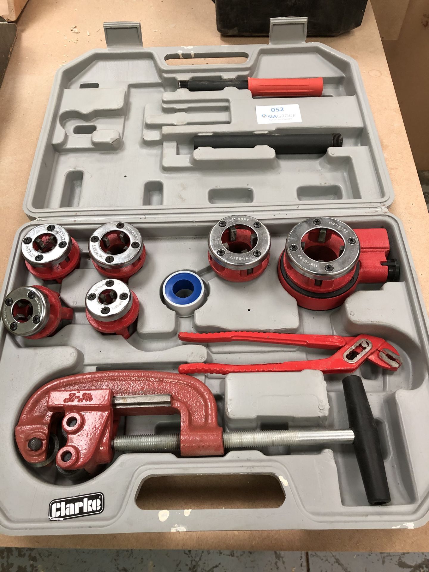 Clarke Pipe Cutter and Threading Kit