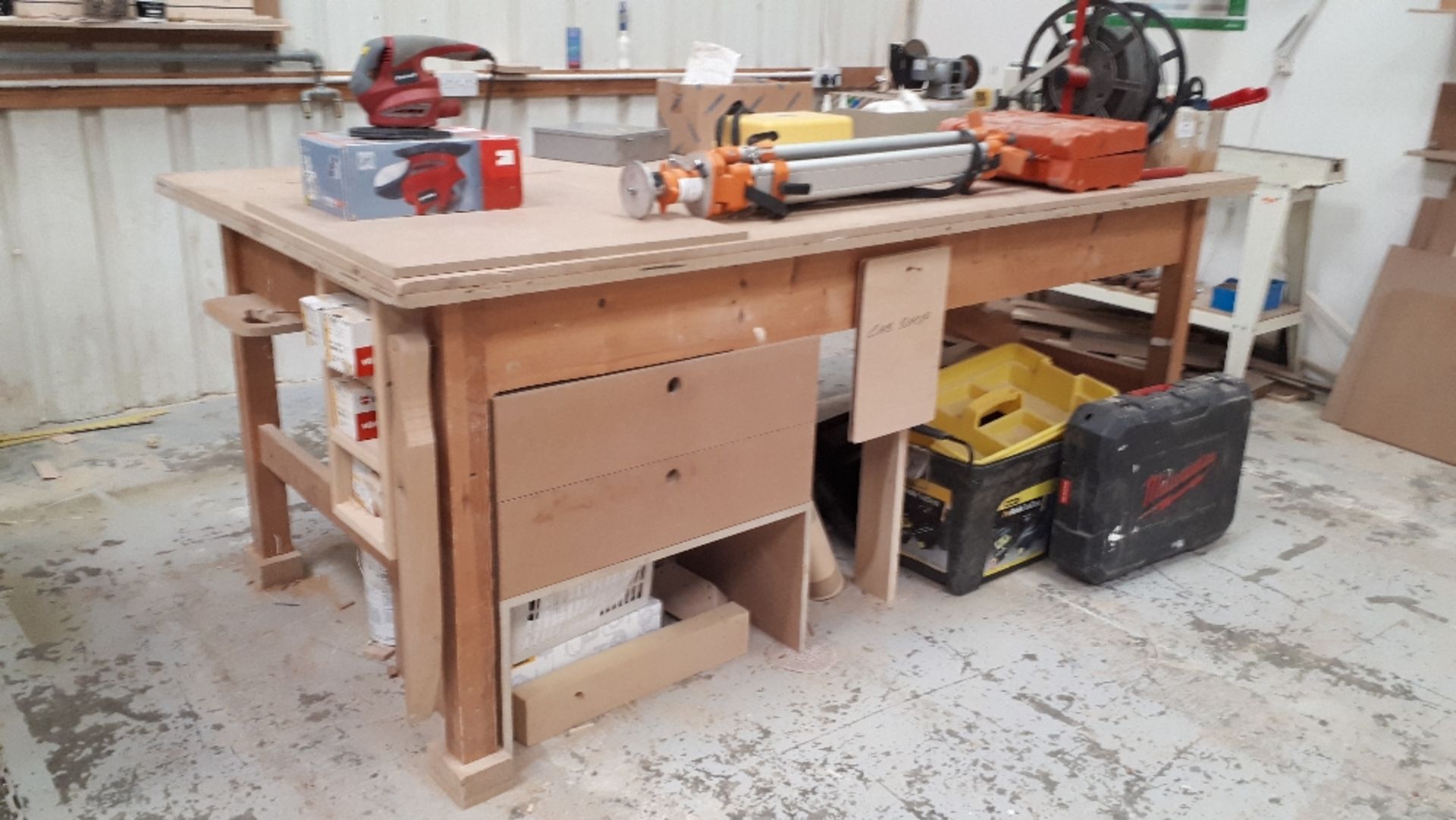 Carpenters Workbench with Bench Vice