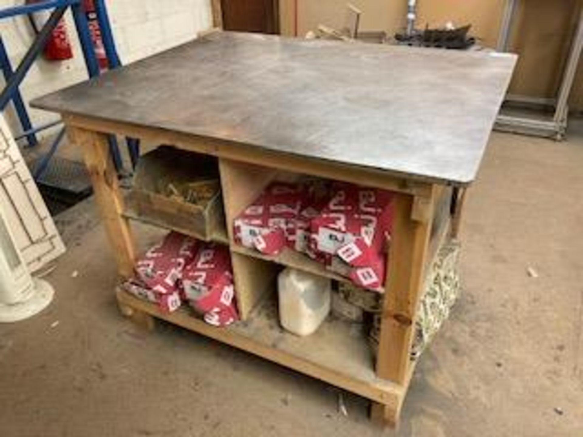 Steel topped three tier workbench - Image 3 of 3