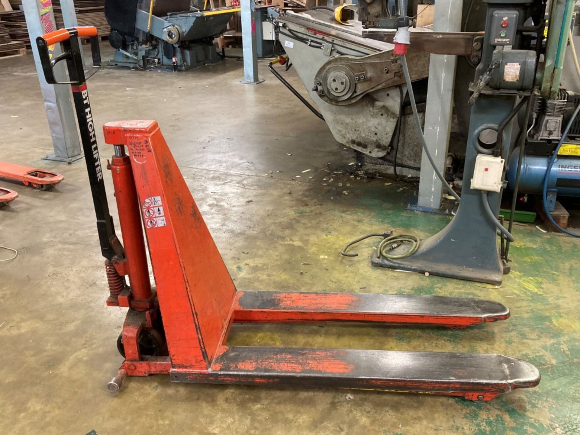 BT Highlifter BTHL1000 pallet truck