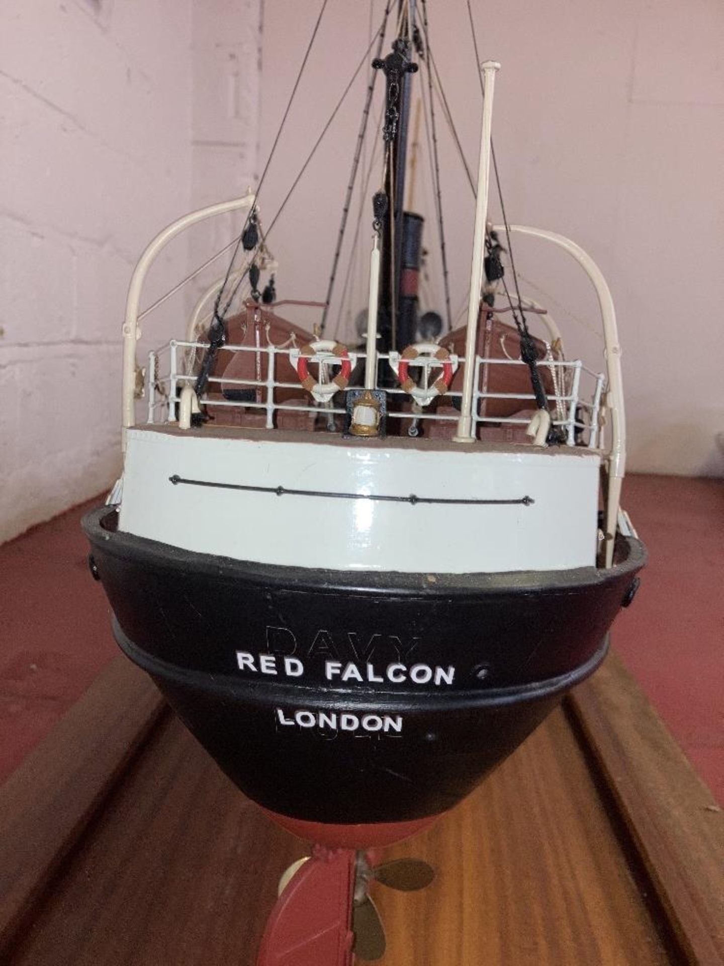 Red Falcon L04 Trawler Ship/boat/vessel 1:30 Scale Model - Image 2 of 6