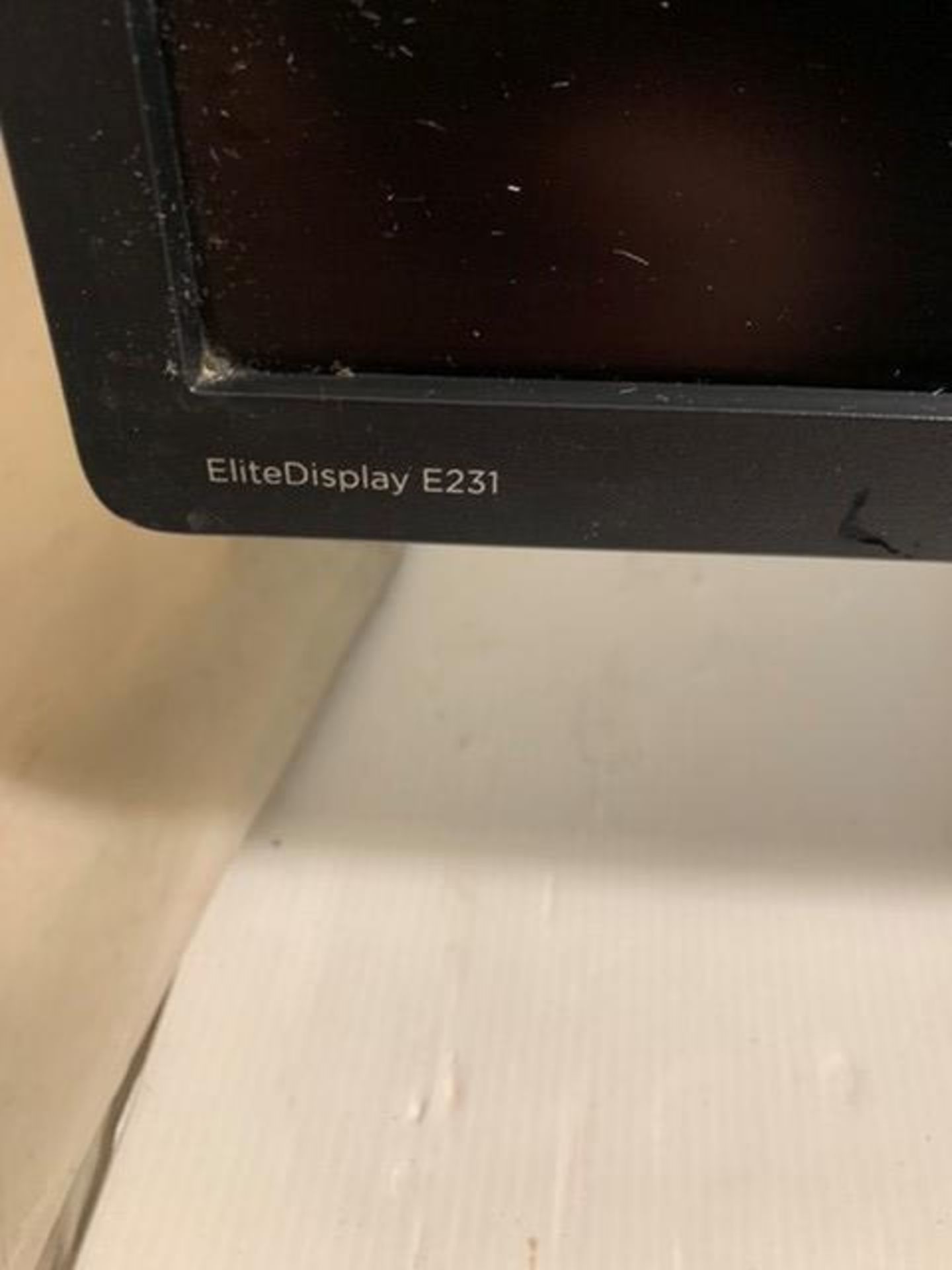 (2) HP EliteDisplay E231 desktop monitors - Image 3 of 4