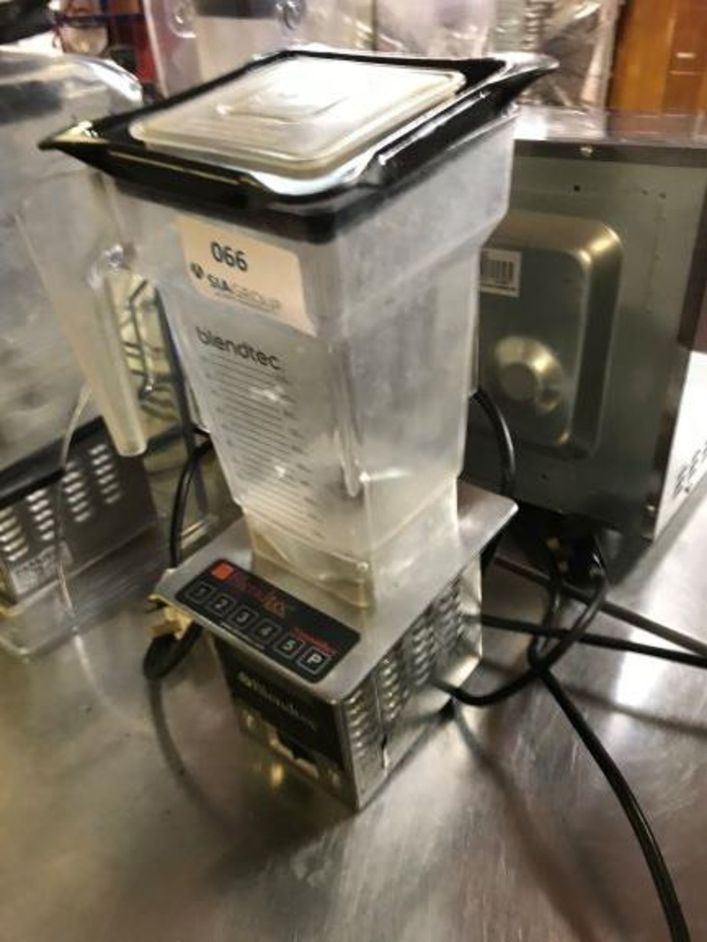 Blendtec ICB Smoother commercial counter-sunk blender - Image 2 of 2