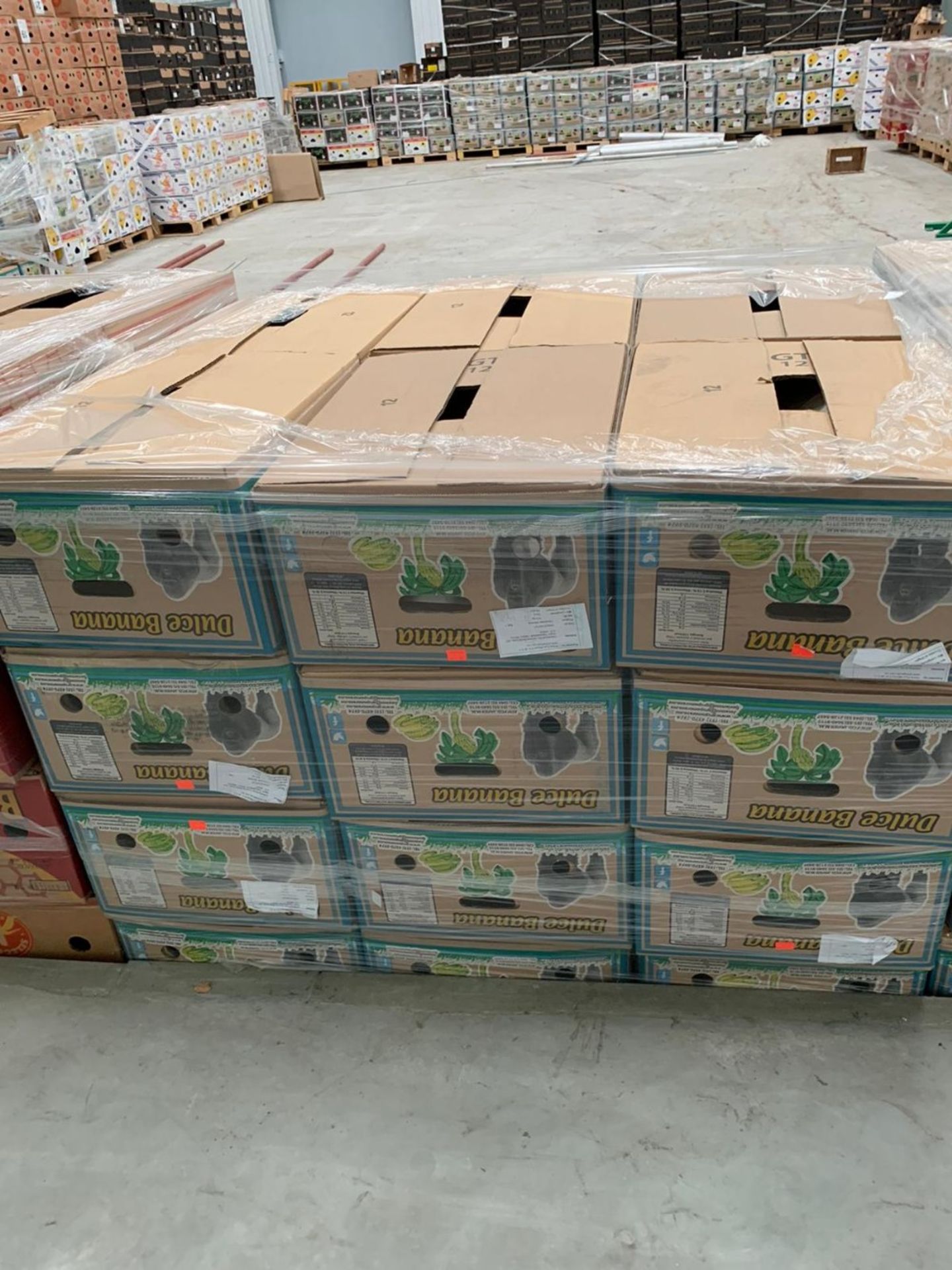 Approximately 46 pallets of various branded 18kg banana storage boxes - Image 6 of 15