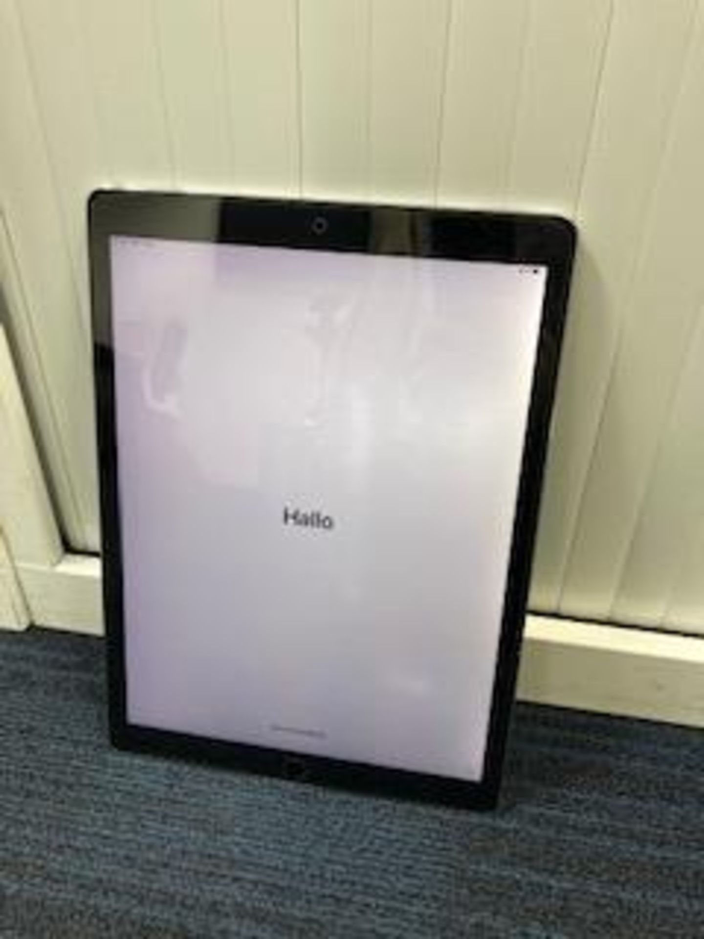 Apple iPad Pro A1584 12.9" 32GB Space Grey - Image 2 of 4