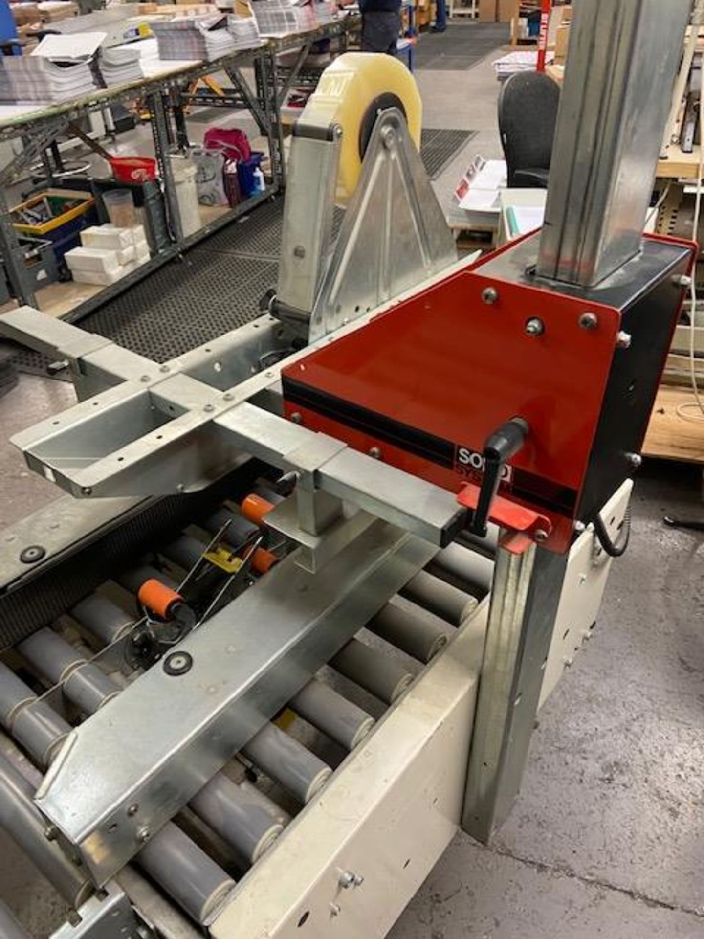 Soco Systems T10 Case Sealer with In and Outfeed Conveyor - Bild 4 aus 9