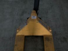 2500kg capacity manual pallet truck