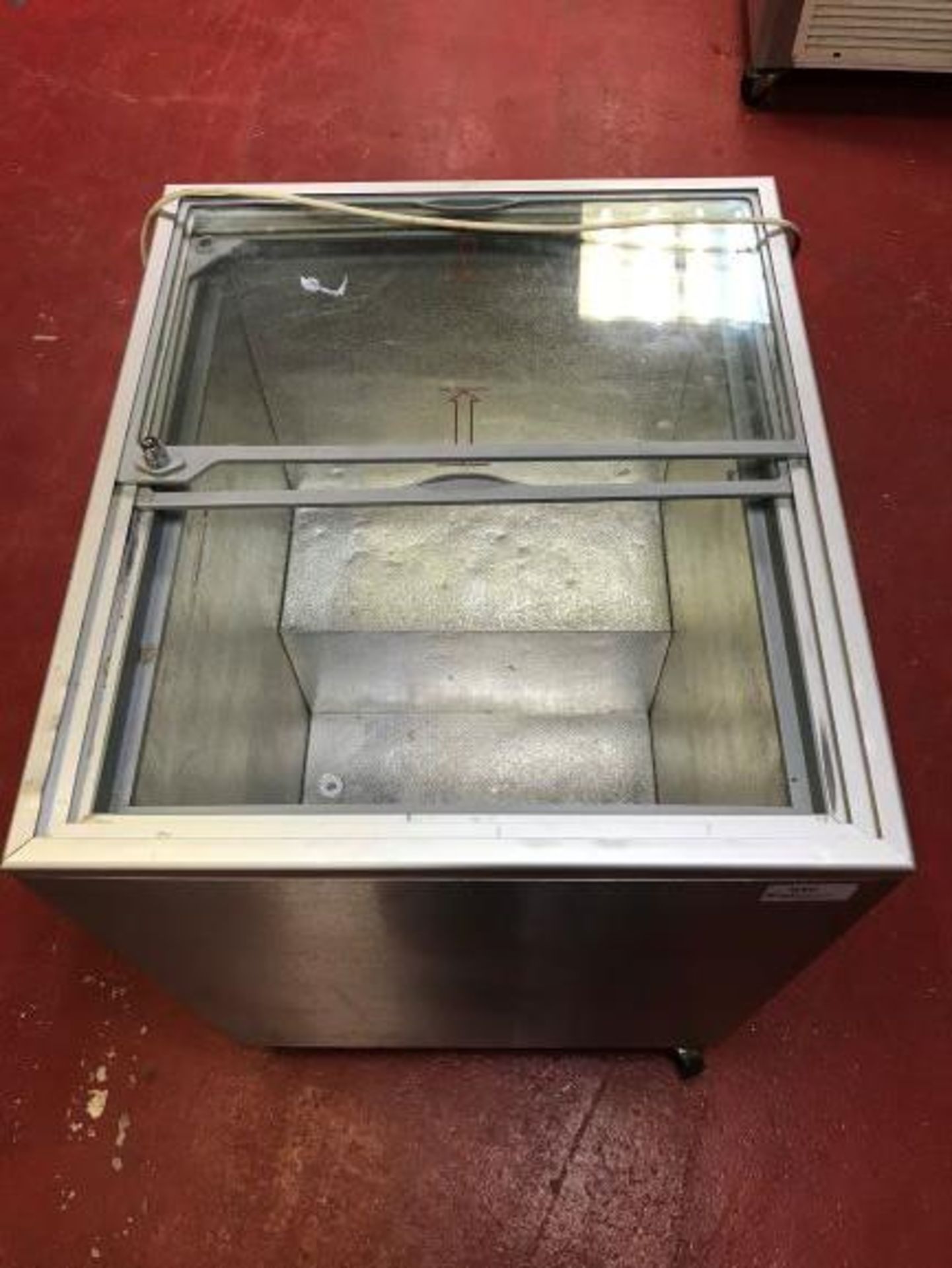 Tefcold IC 200 SC glass lid chest freezer - Image 2 of 5