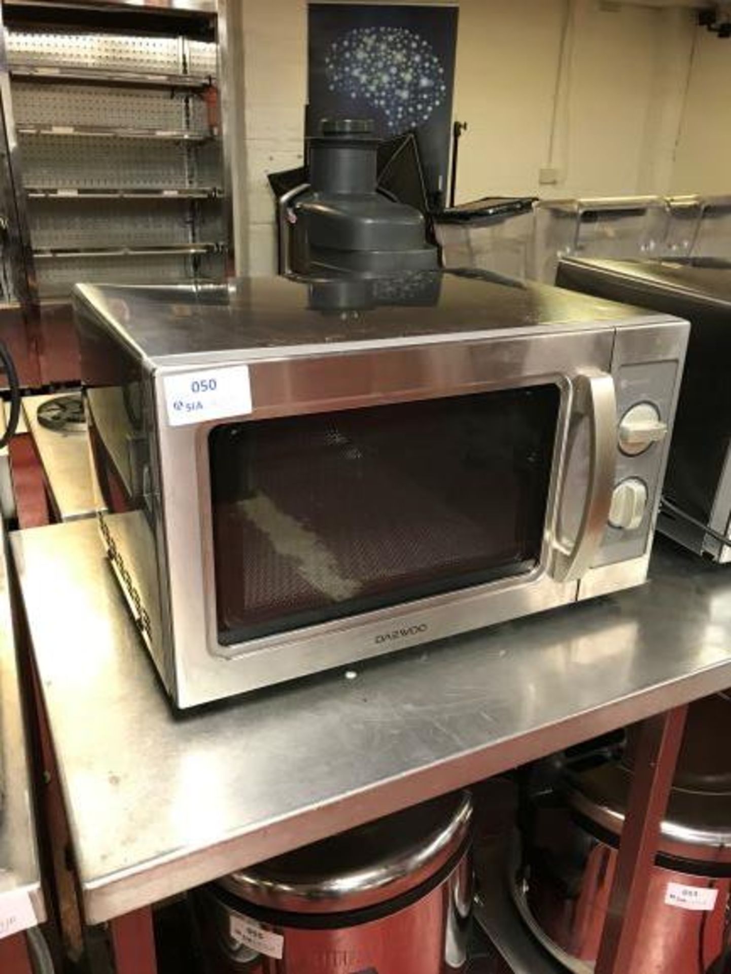 Daewoo KOM9M25 light duty microwave oven - Image 2 of 3