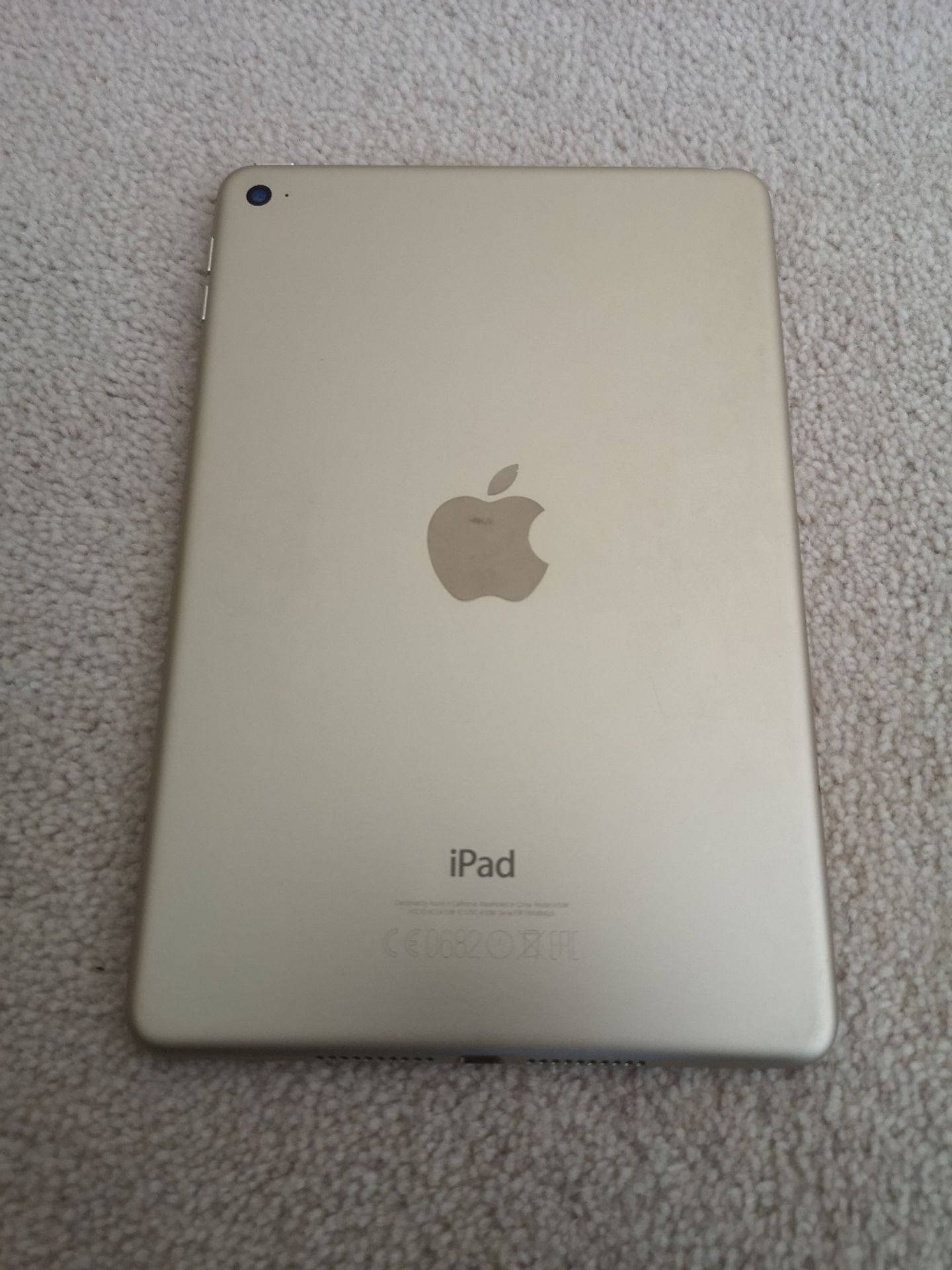 iPad Mini 4 - 32GB - WiFi Only - Image 2 of 3