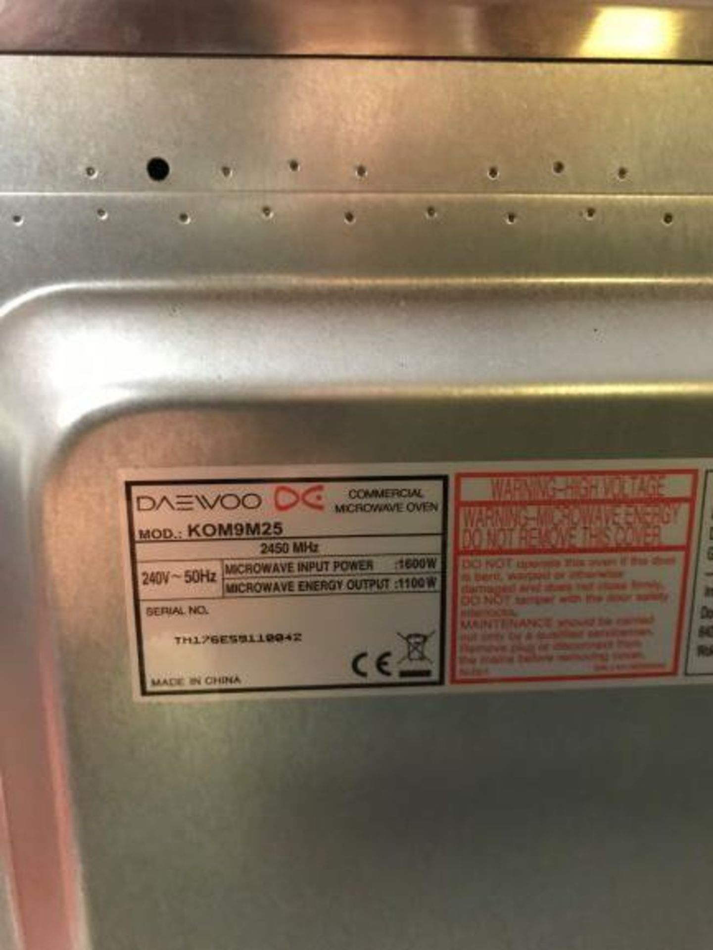 Daewoo KOM9M25 light duty microwave oven - Image 3 of 3