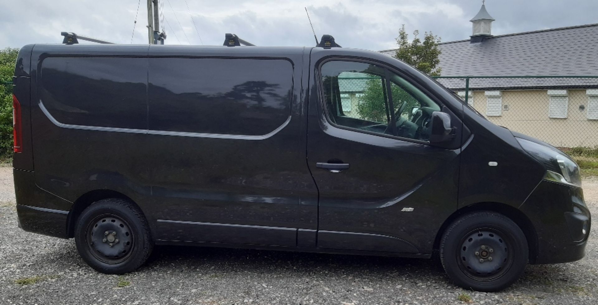 Vauxhall Vivaro 2-axle rigid body panel van - Image 2 of 10