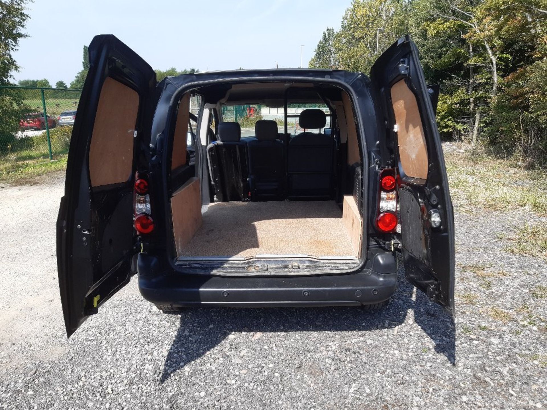 Citroen Berlingo 2-axle rigid body panel van - Image 6 of 11