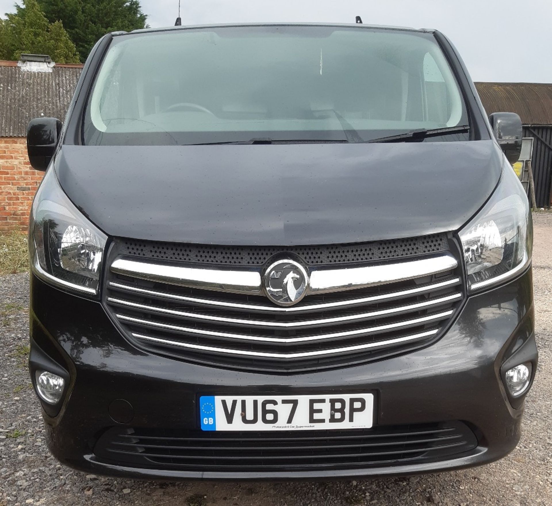 Vauxhall Vivaro 2-axle rigid body panel van