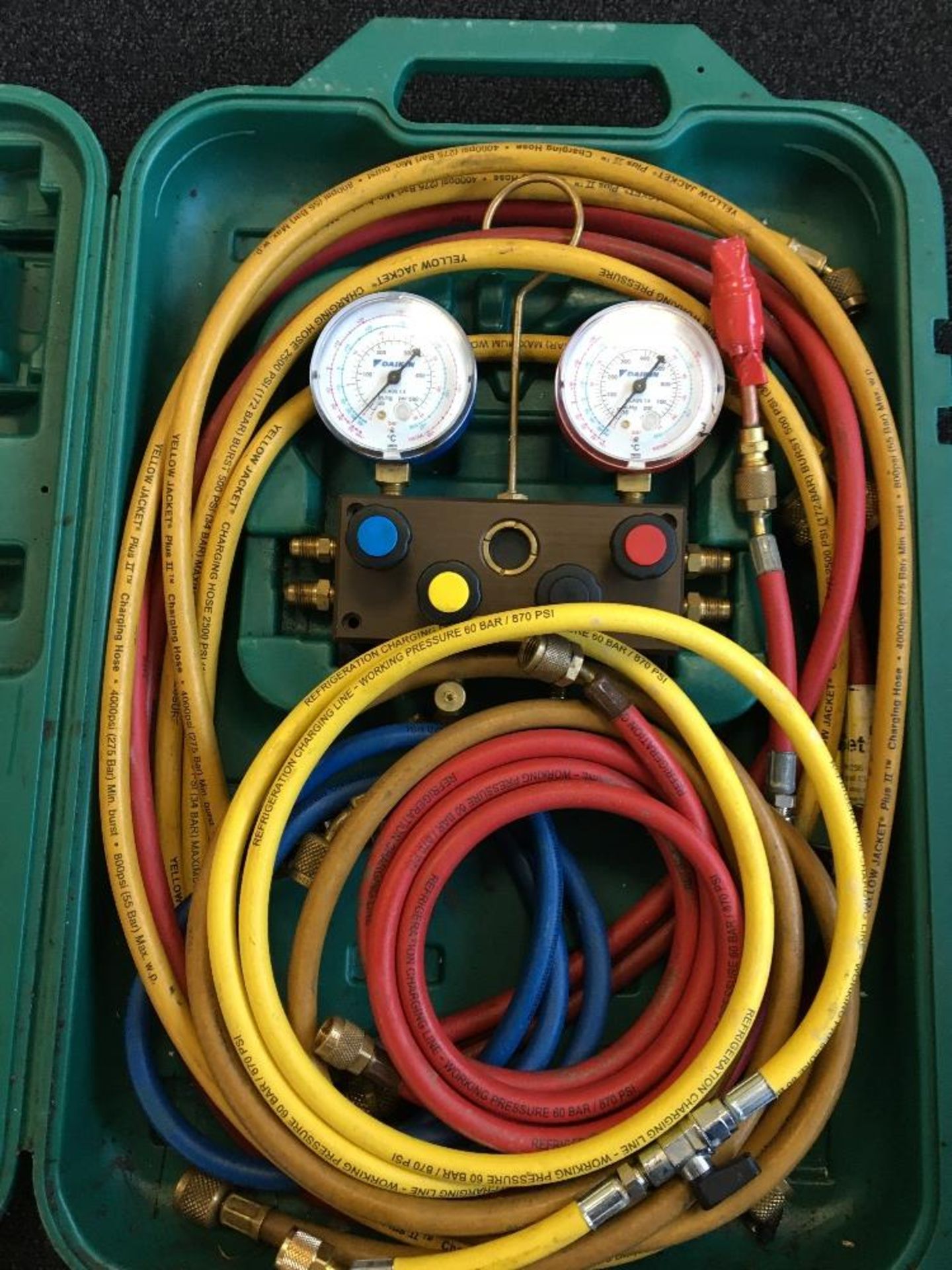 4-way Refrigeration Pressure Gauge & Charging Hoses - Image 4 of 4