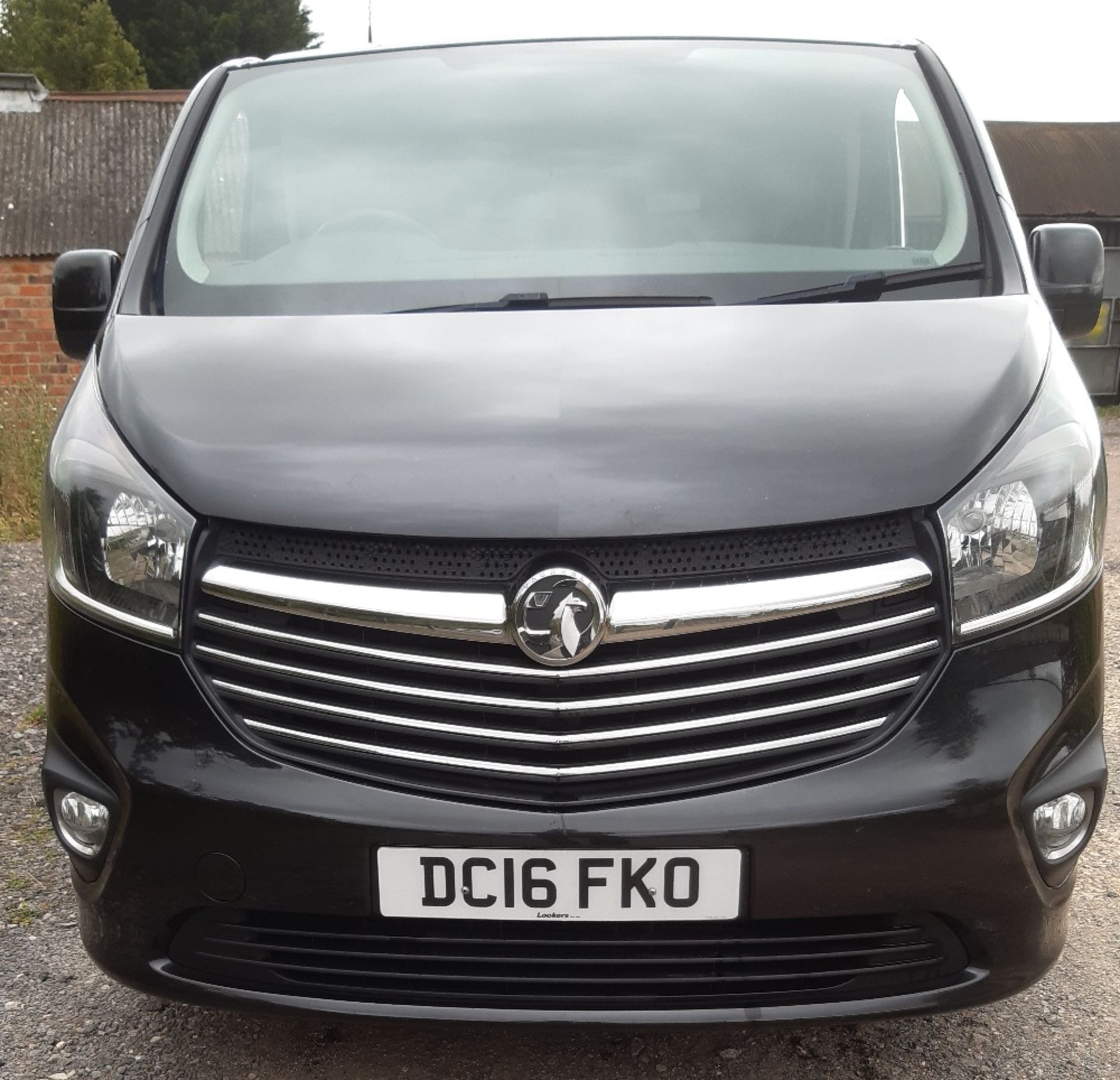 Vauxhall Vivaro 2-axle rigid body panel van