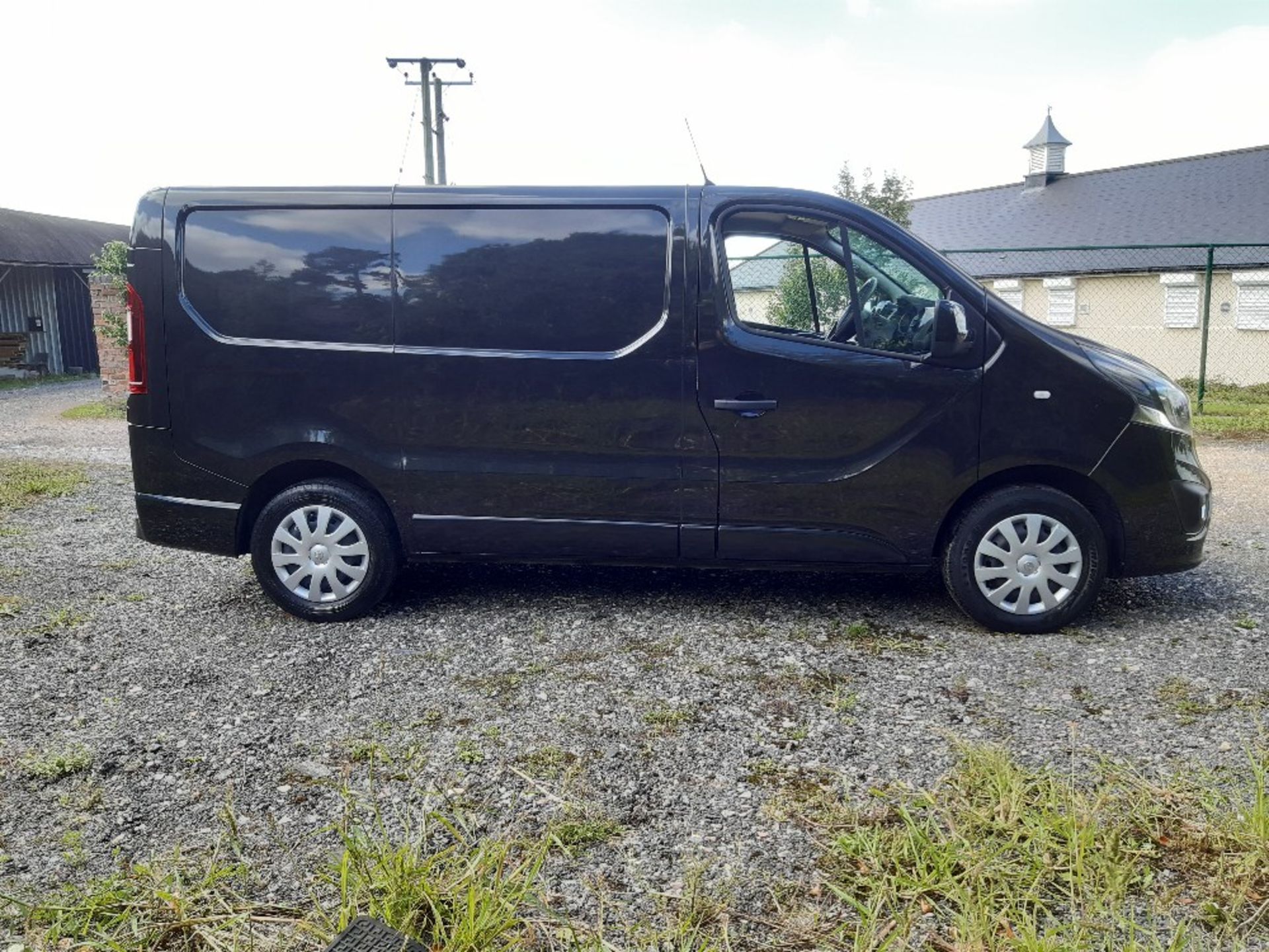 Vauxhall Vivaro 2-axle rigid body panel van - Image 2 of 10