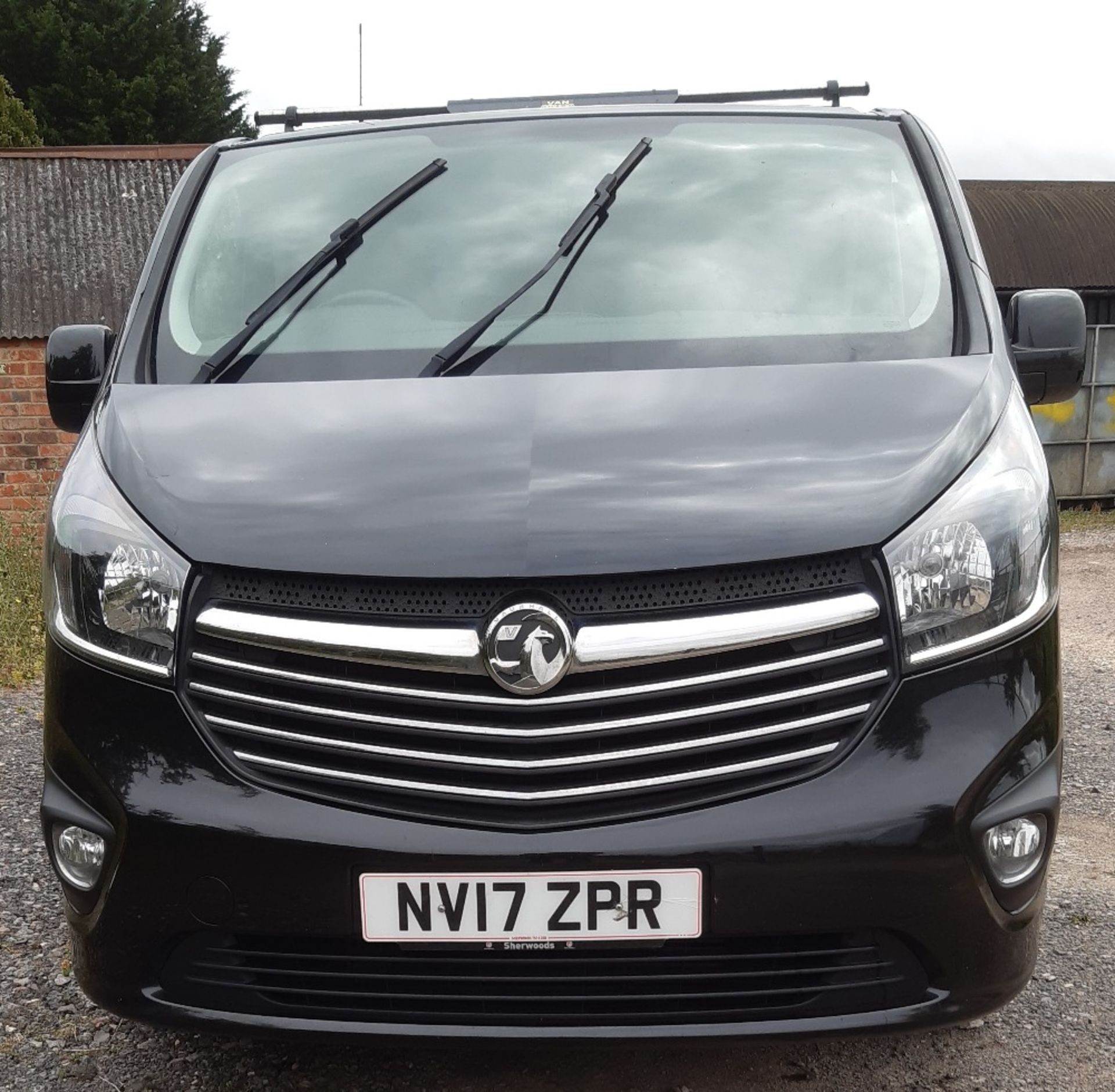 Vauxhall Vivaro 2-axle rigid body panel van